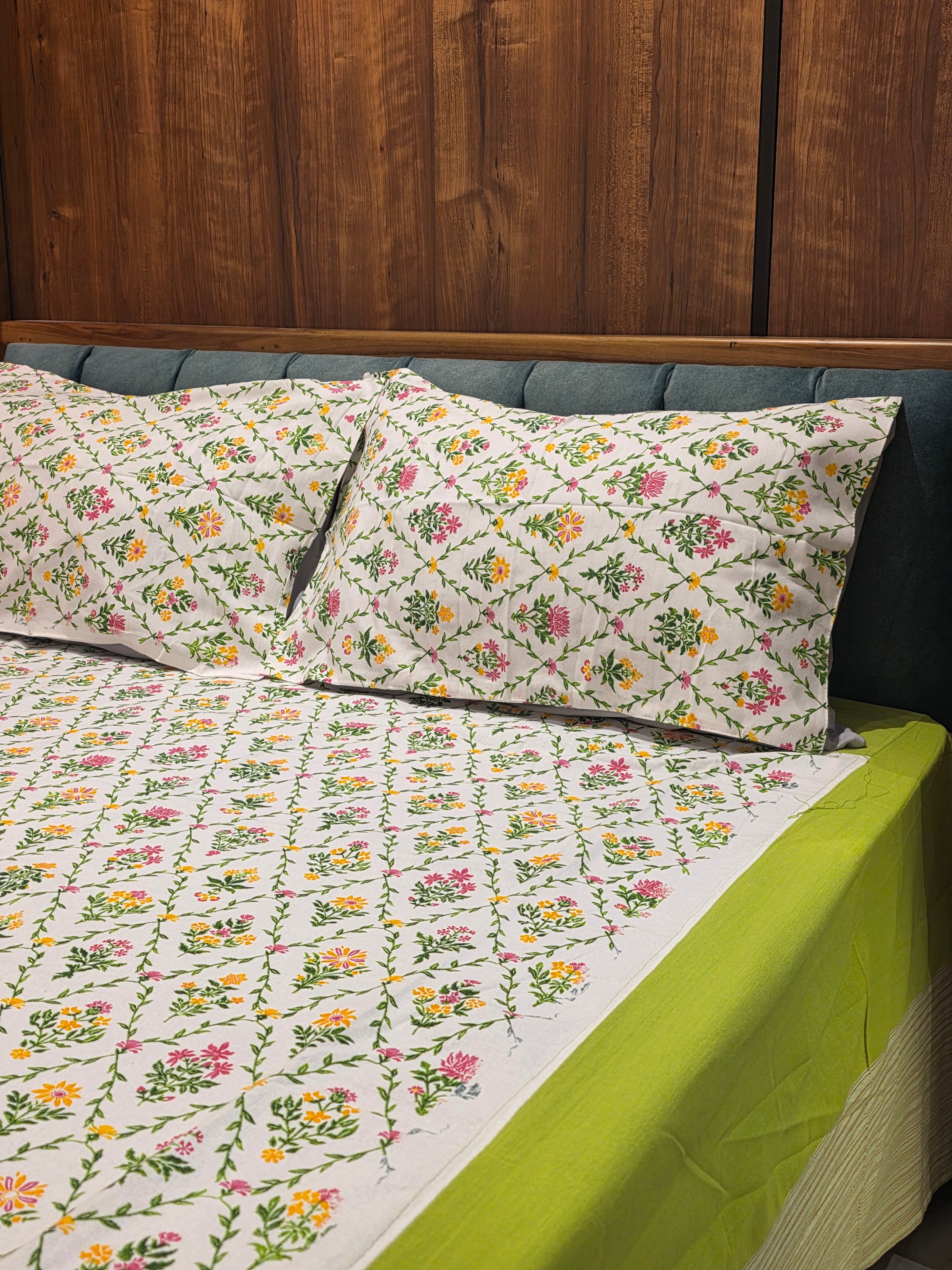 KING BORDER BEDSHEETS