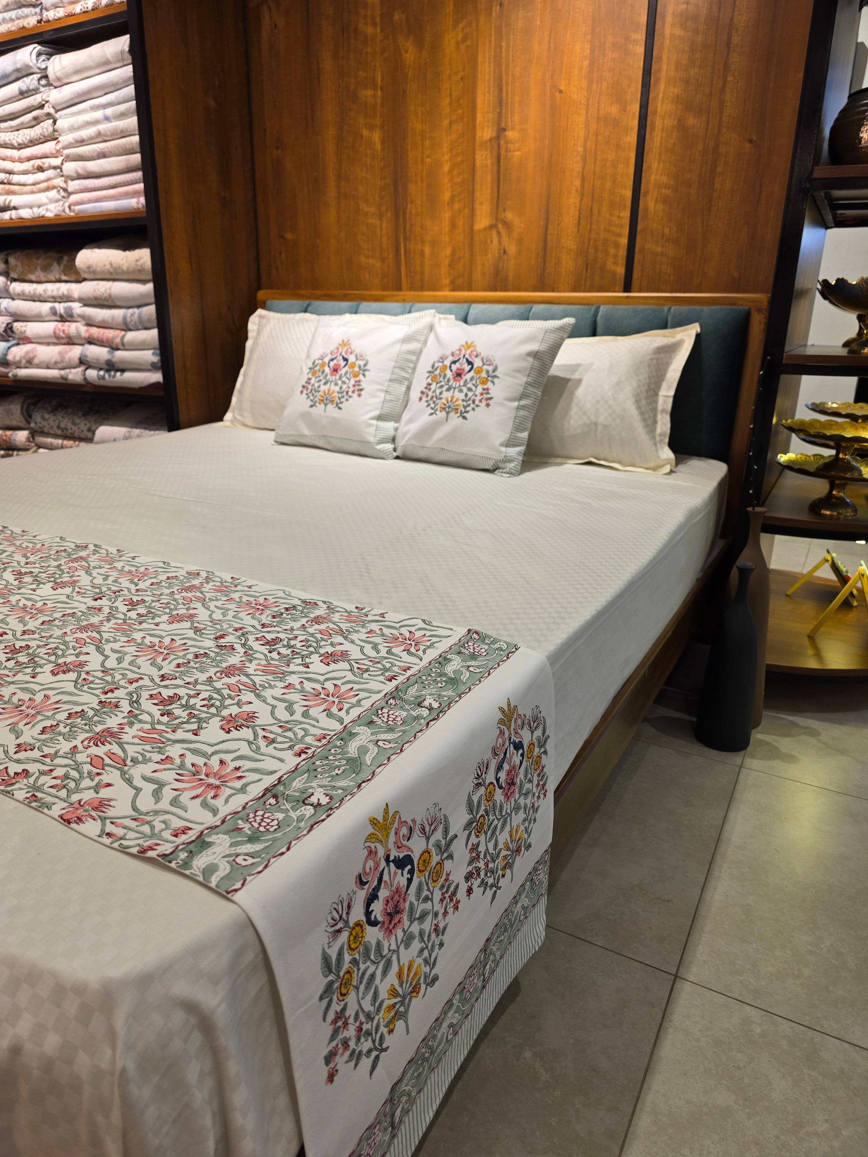 BED RUNNER  & CUSHION SET