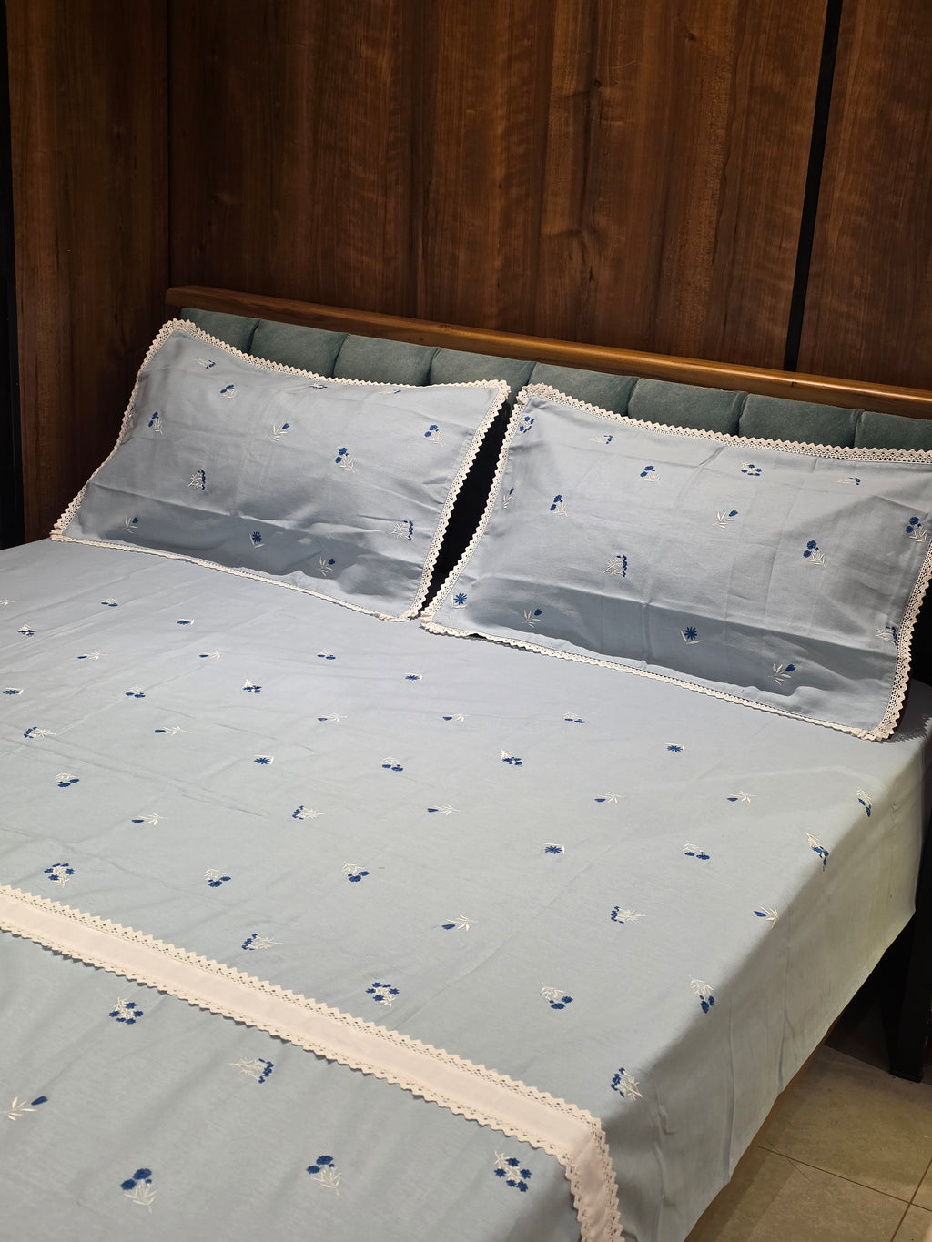 King Size Embroidered Lace Bedsheet Set