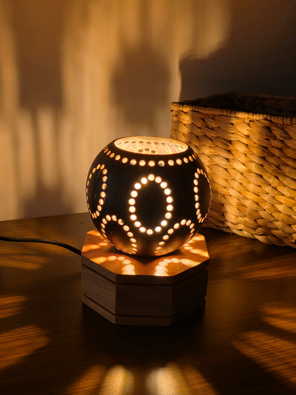 Coconut Shell Table Lamp