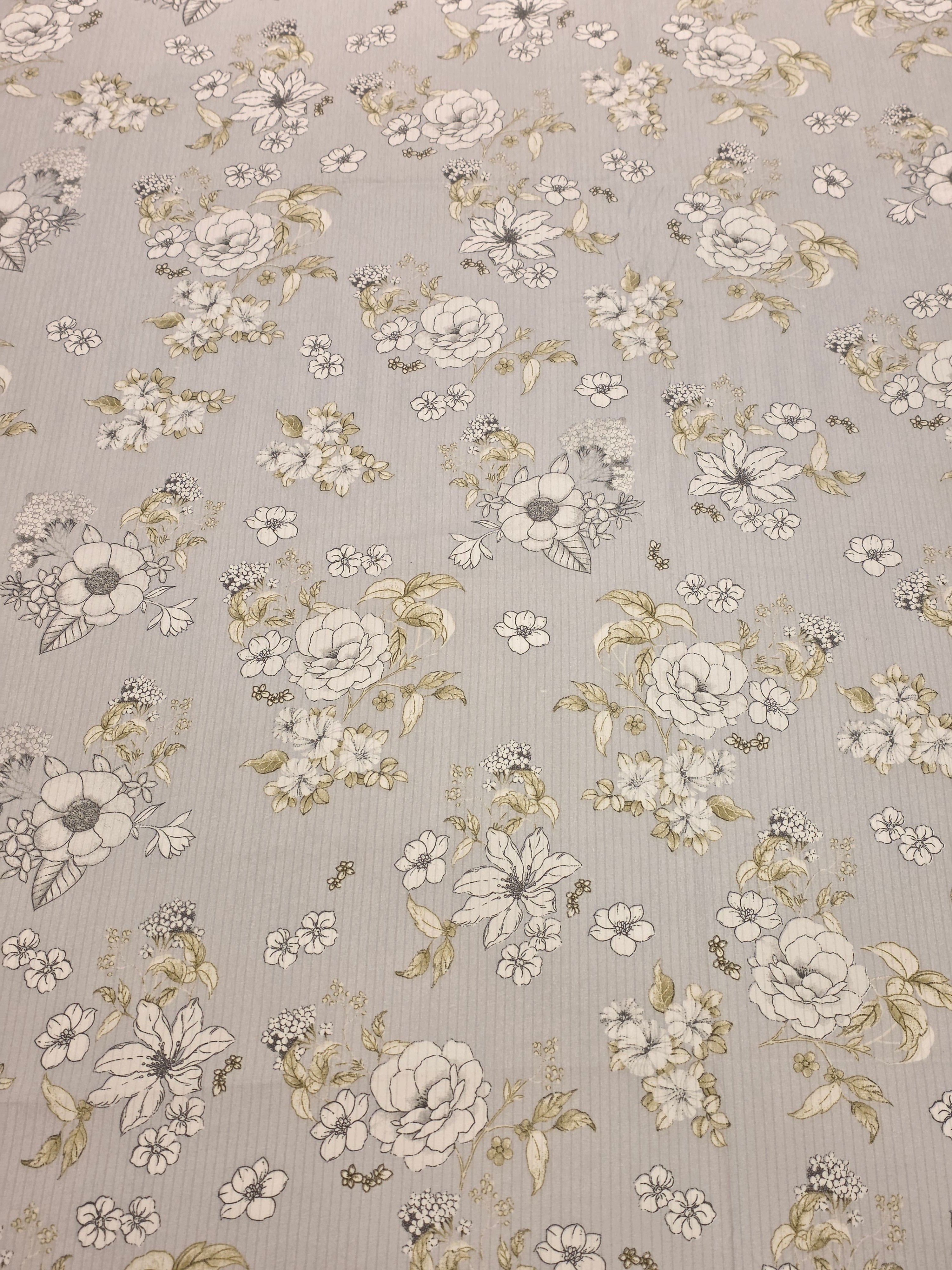 Queen Size Lace Bedsheet Set