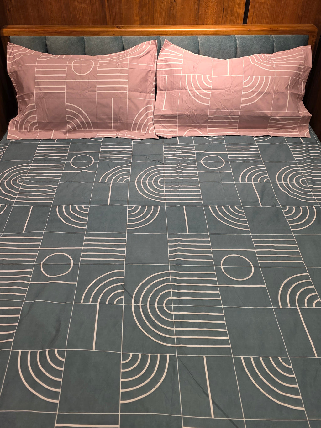 King Size Contrast Bedsheet Set