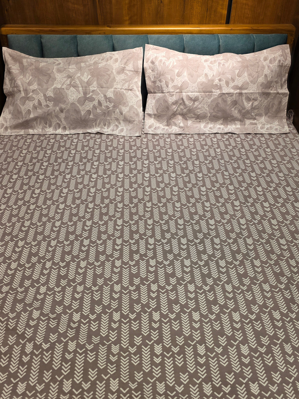 King Size Contrast Bedsheet Set