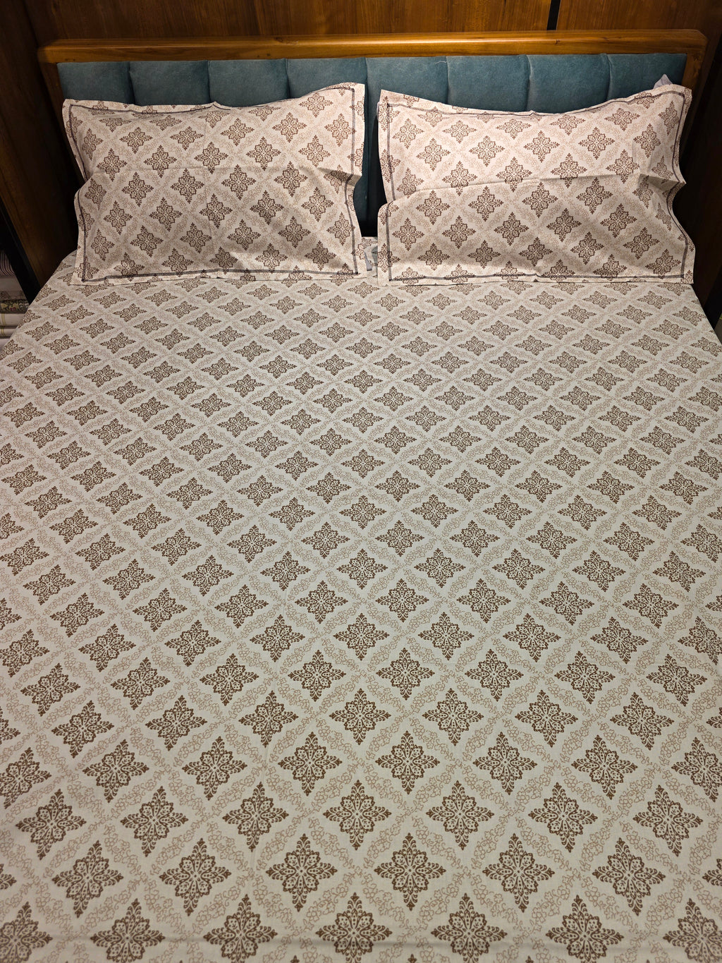 Queen Size Floral Bedsheet Set