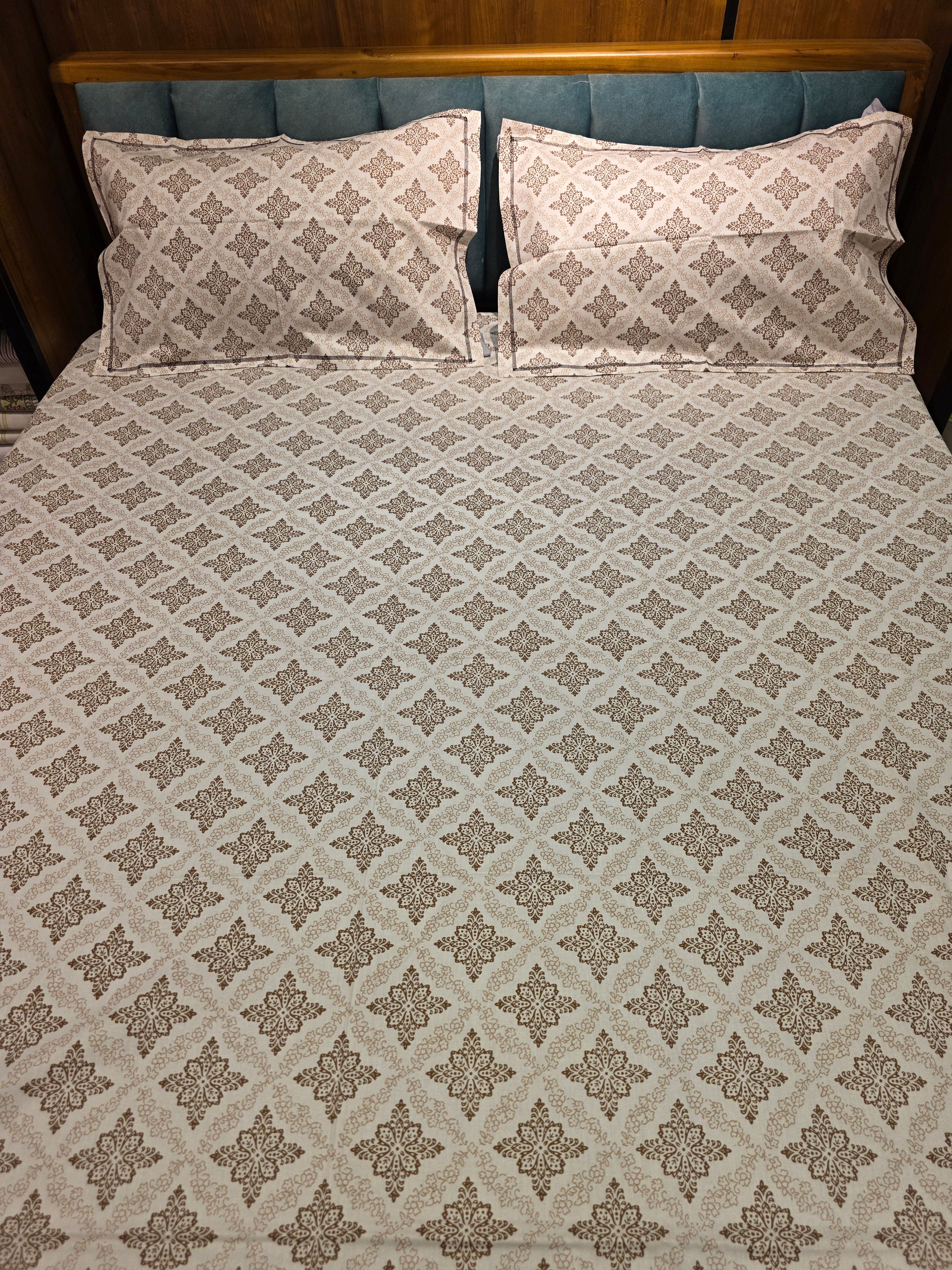 Queen Size Floral Bedsheet Set