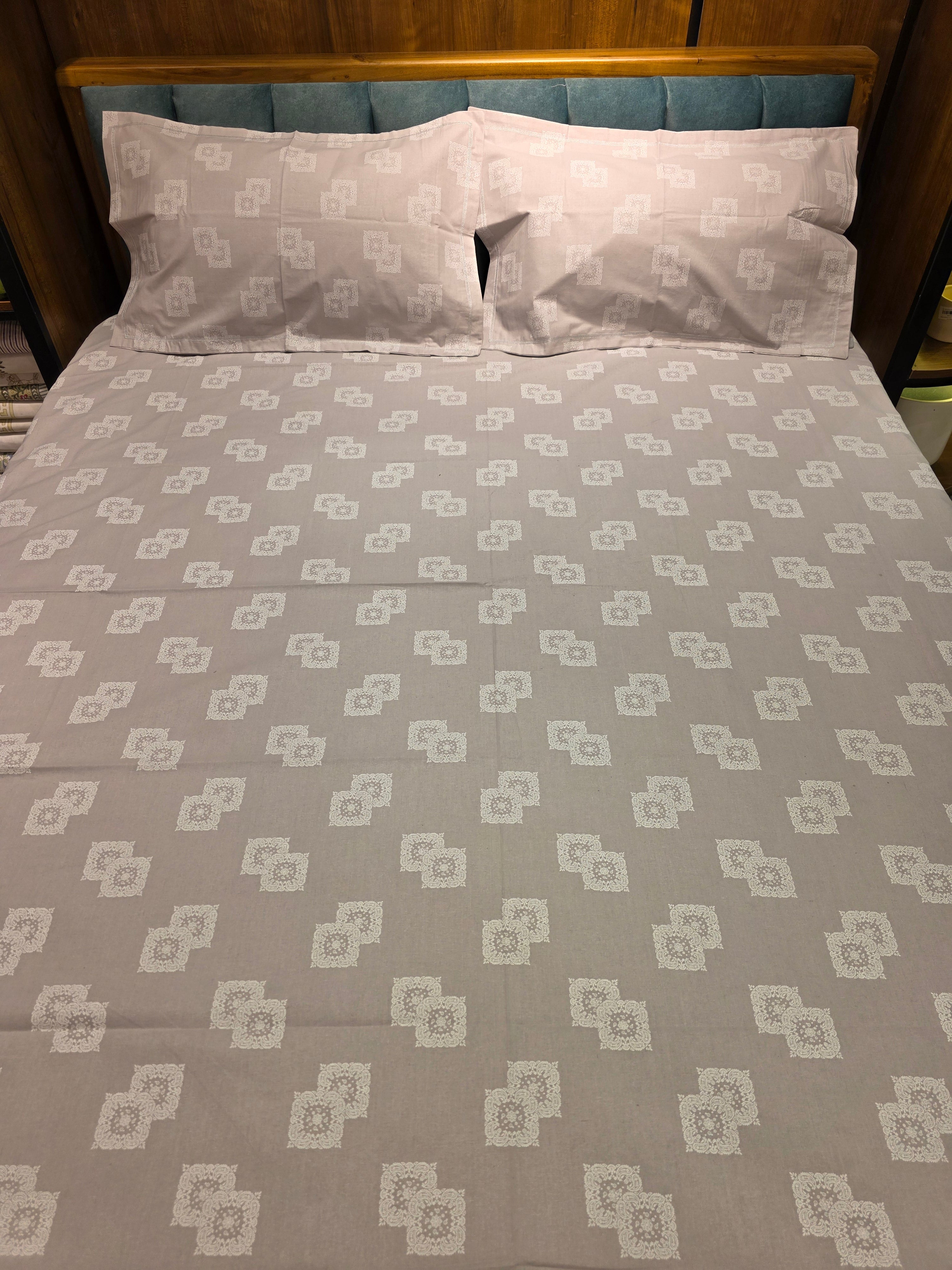 Queen Size Bedsheet Set