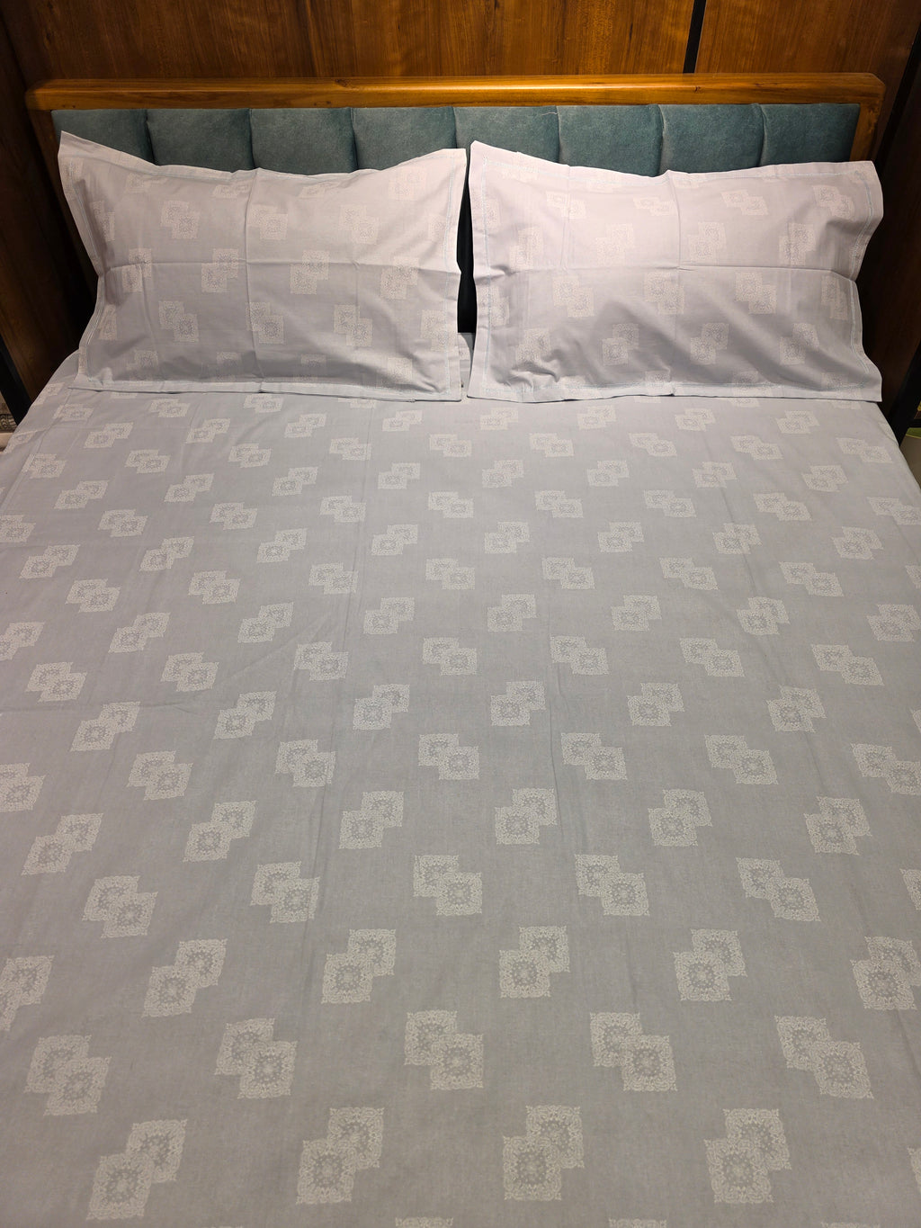 Queen Size Bedsheet Set