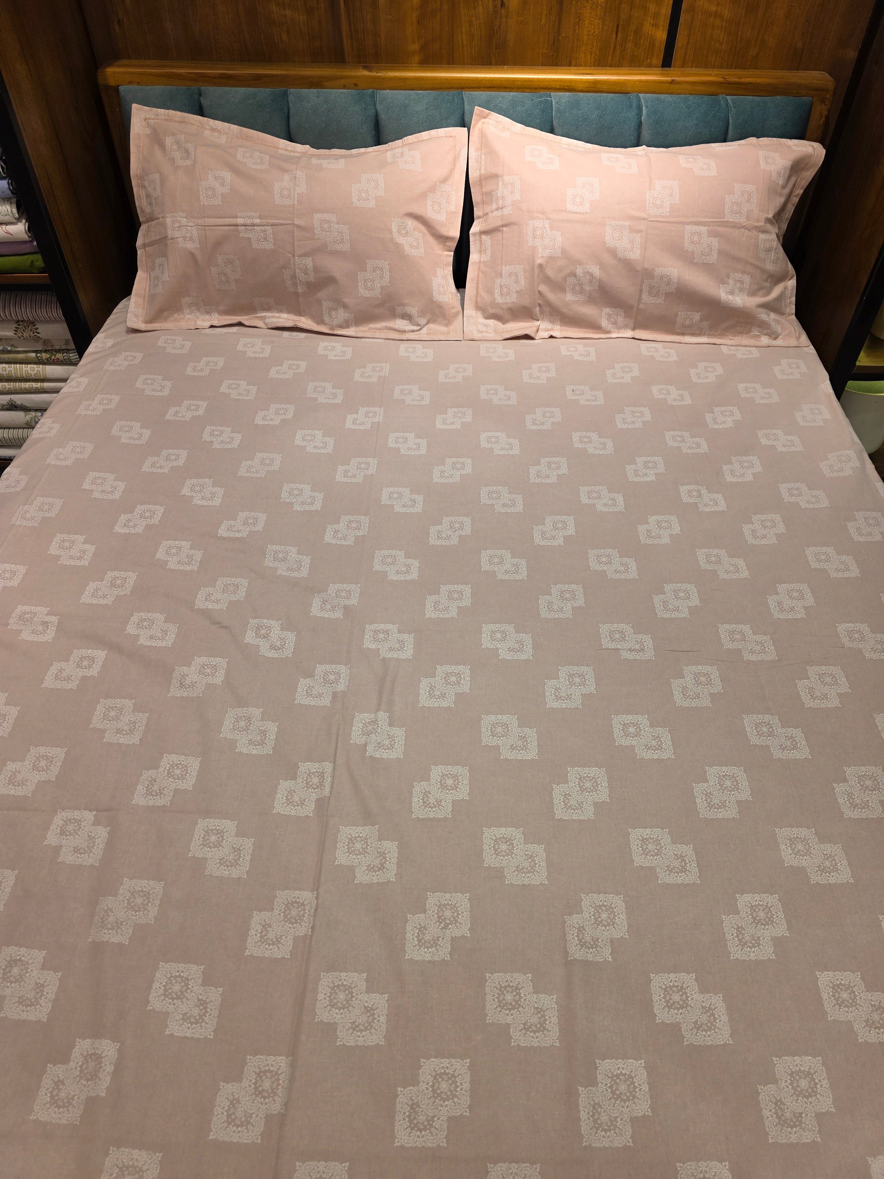 Queen Size Bedsheet Set