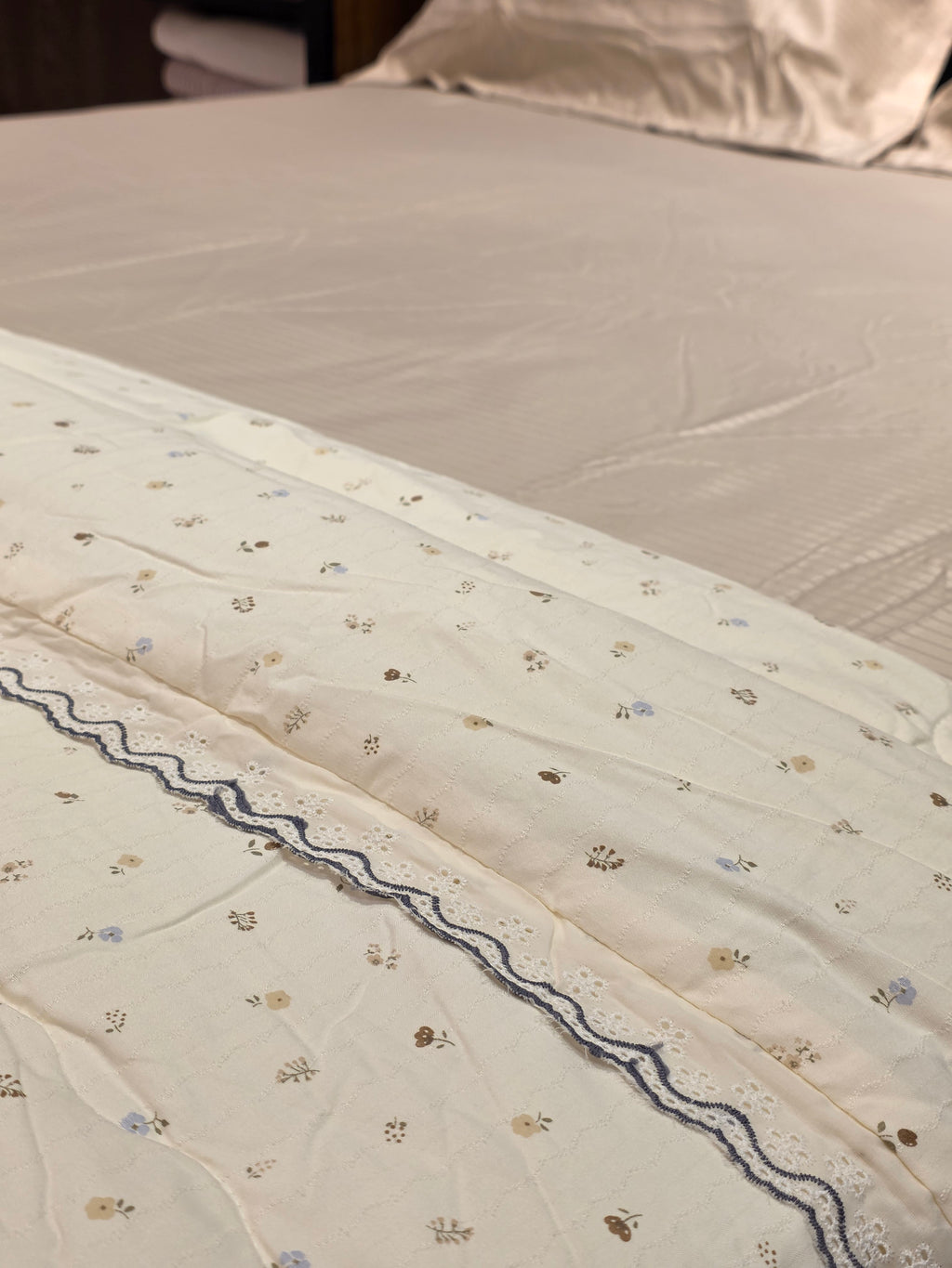 King Size Lace Comforter