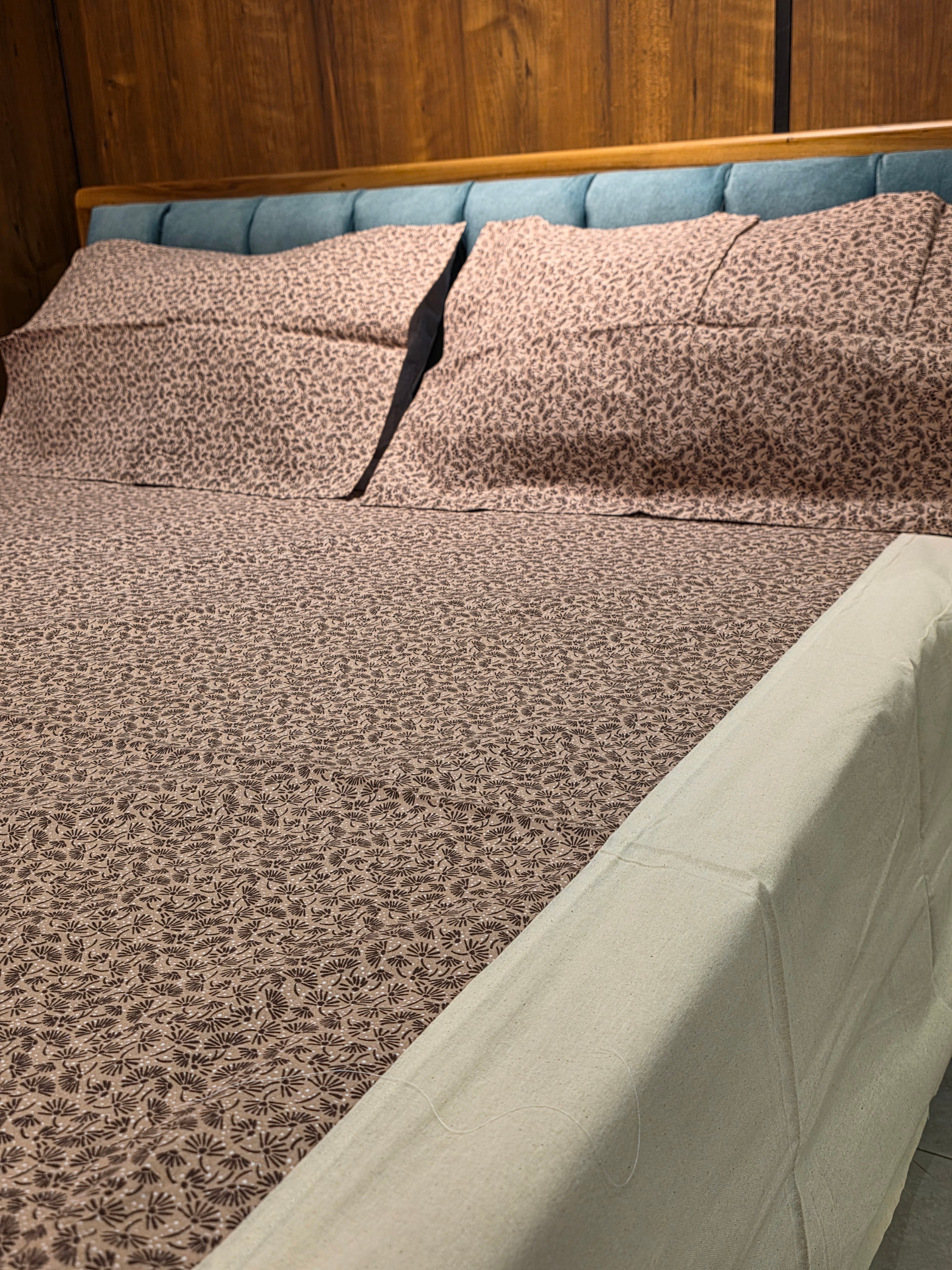 King Border Bedsheet Set