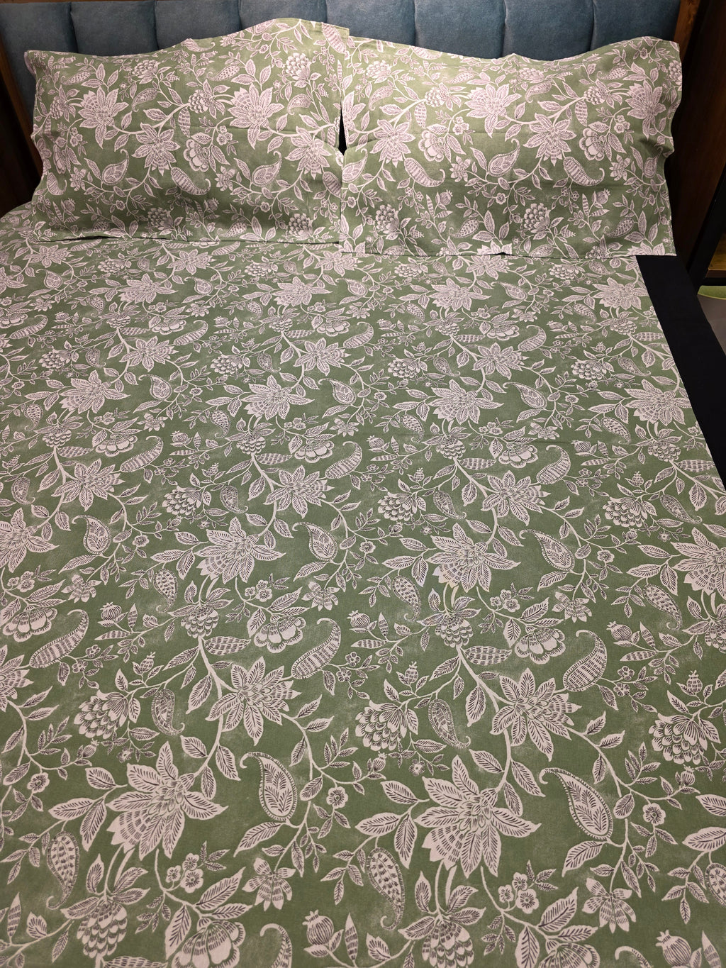 King Border Bedsheet Set