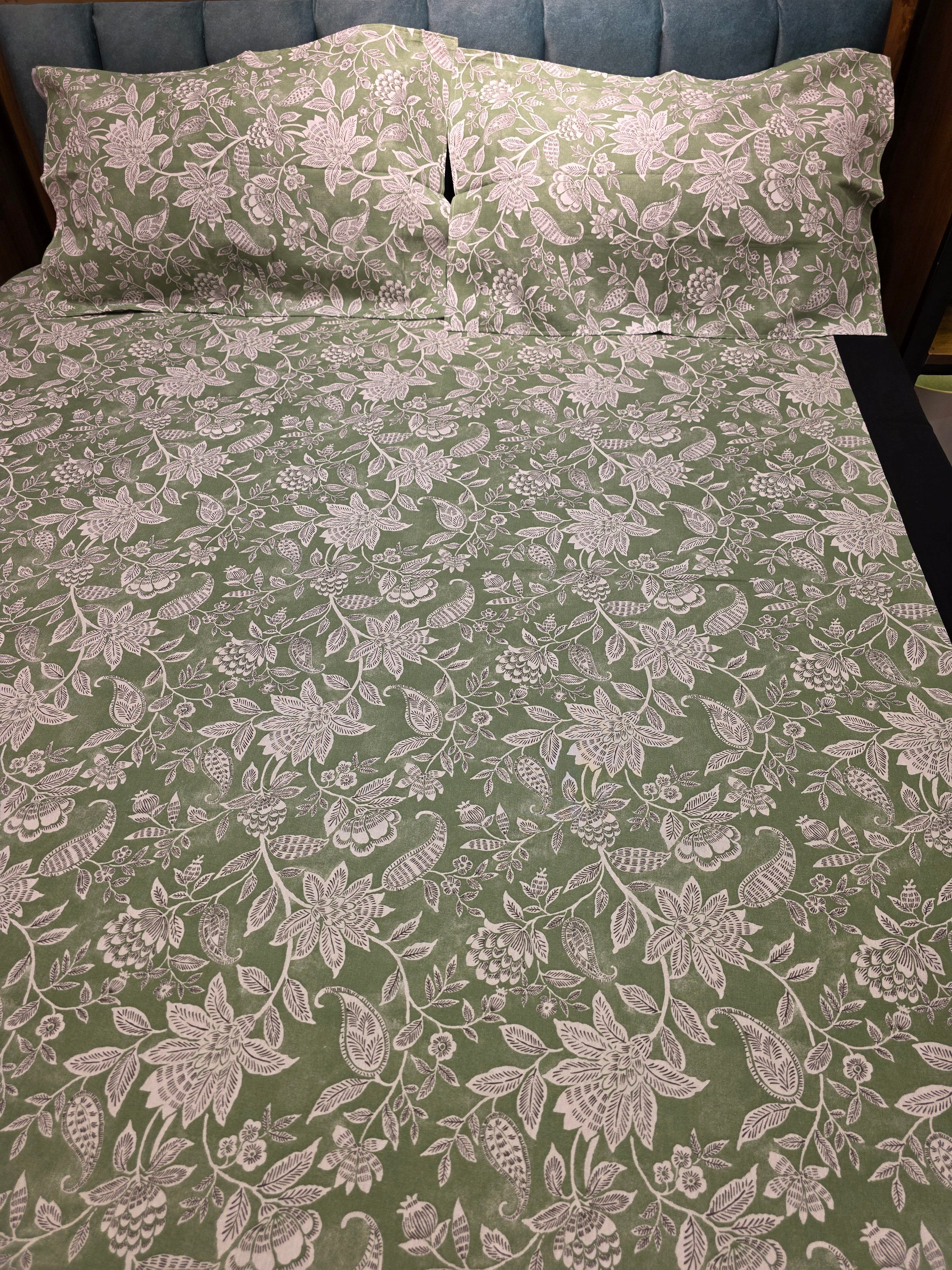 King Border Bedsheet Set