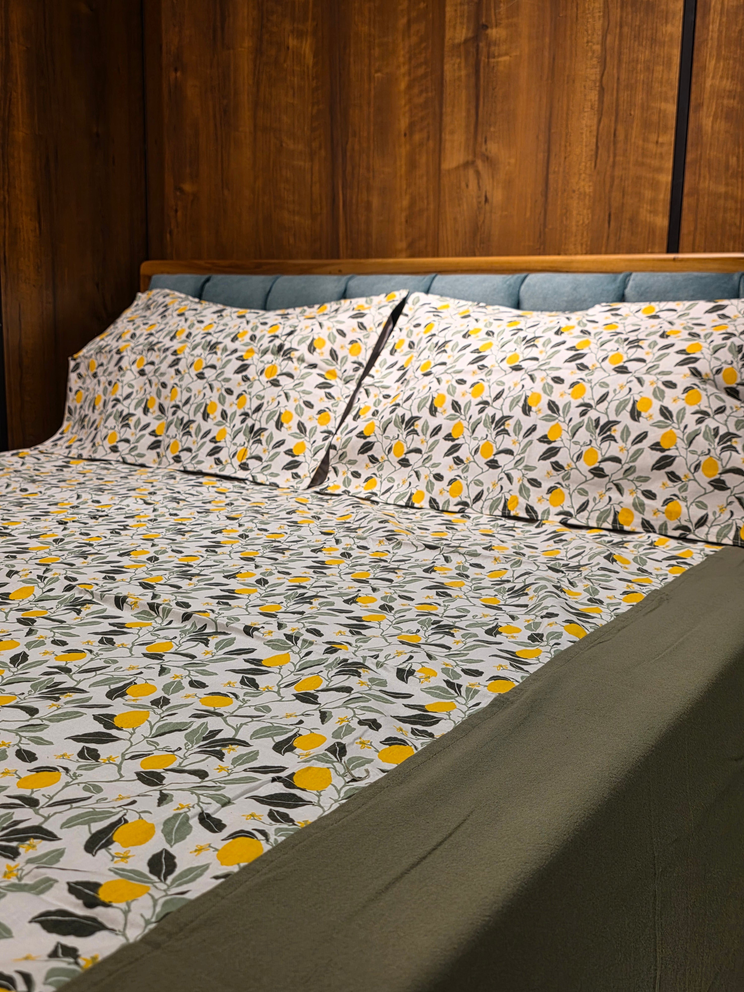 King Border Bedsheet Set