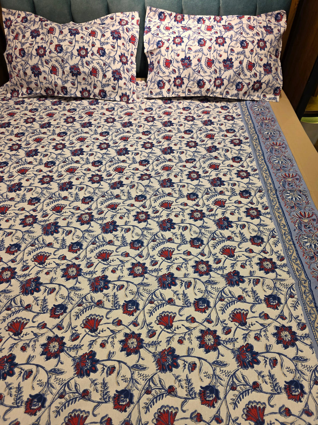 King Border Bedsheet Set
