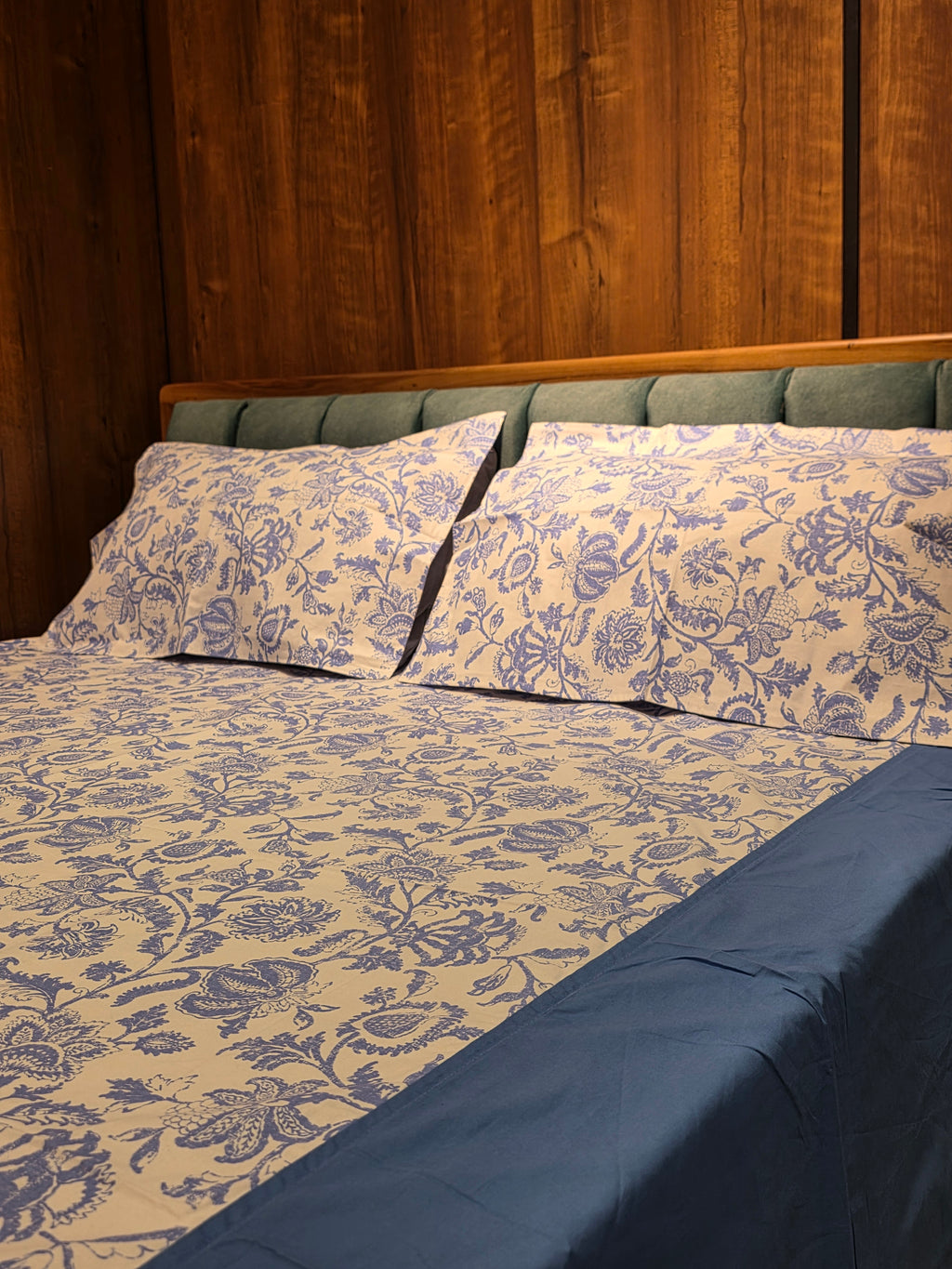 King Border Bedsheet Set