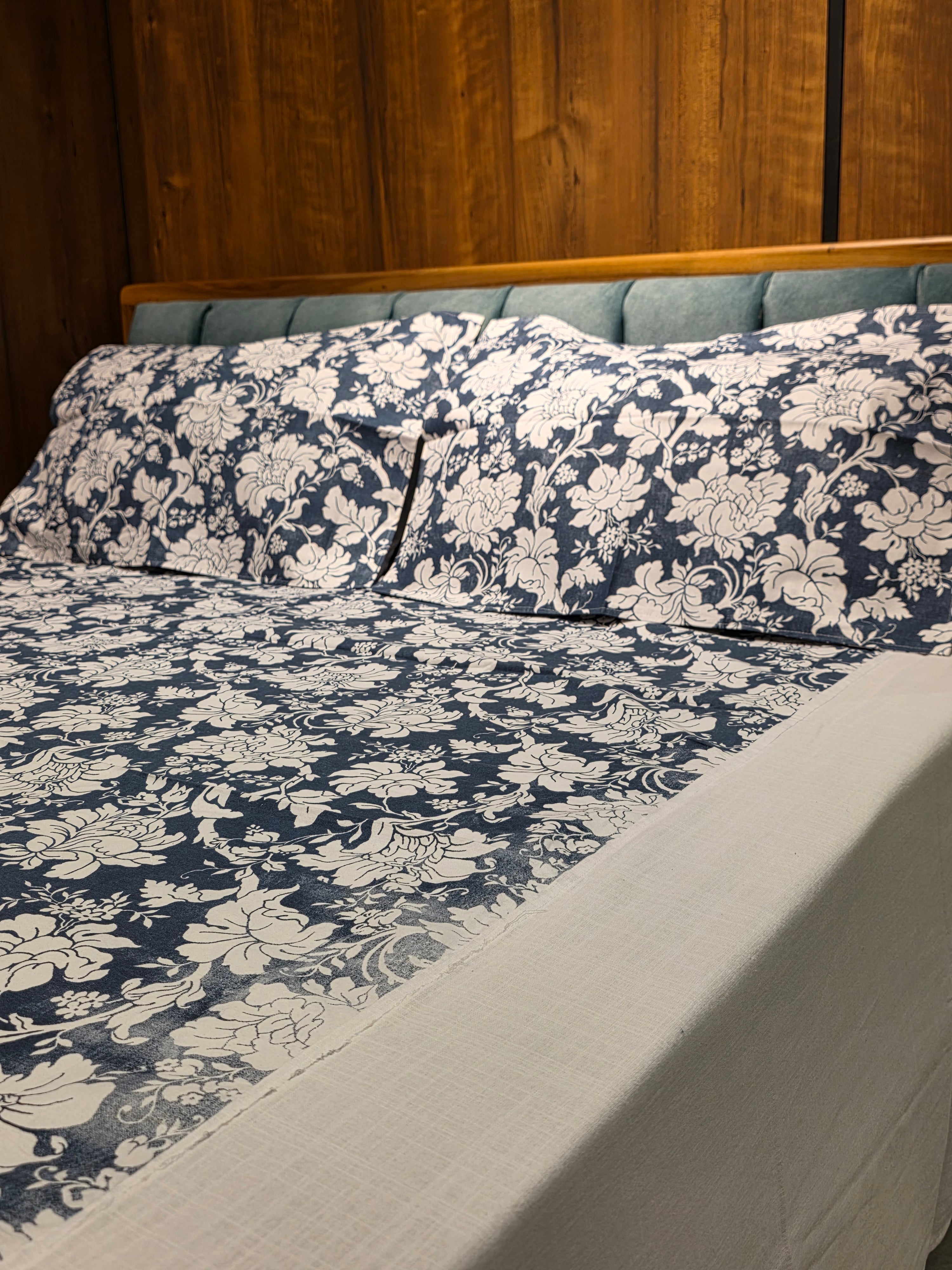 King Border Bedsheet Set