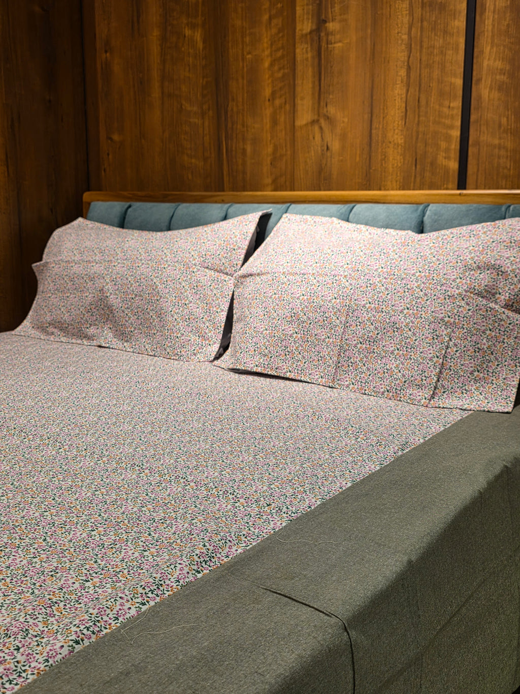 King Border Bedsheet Set