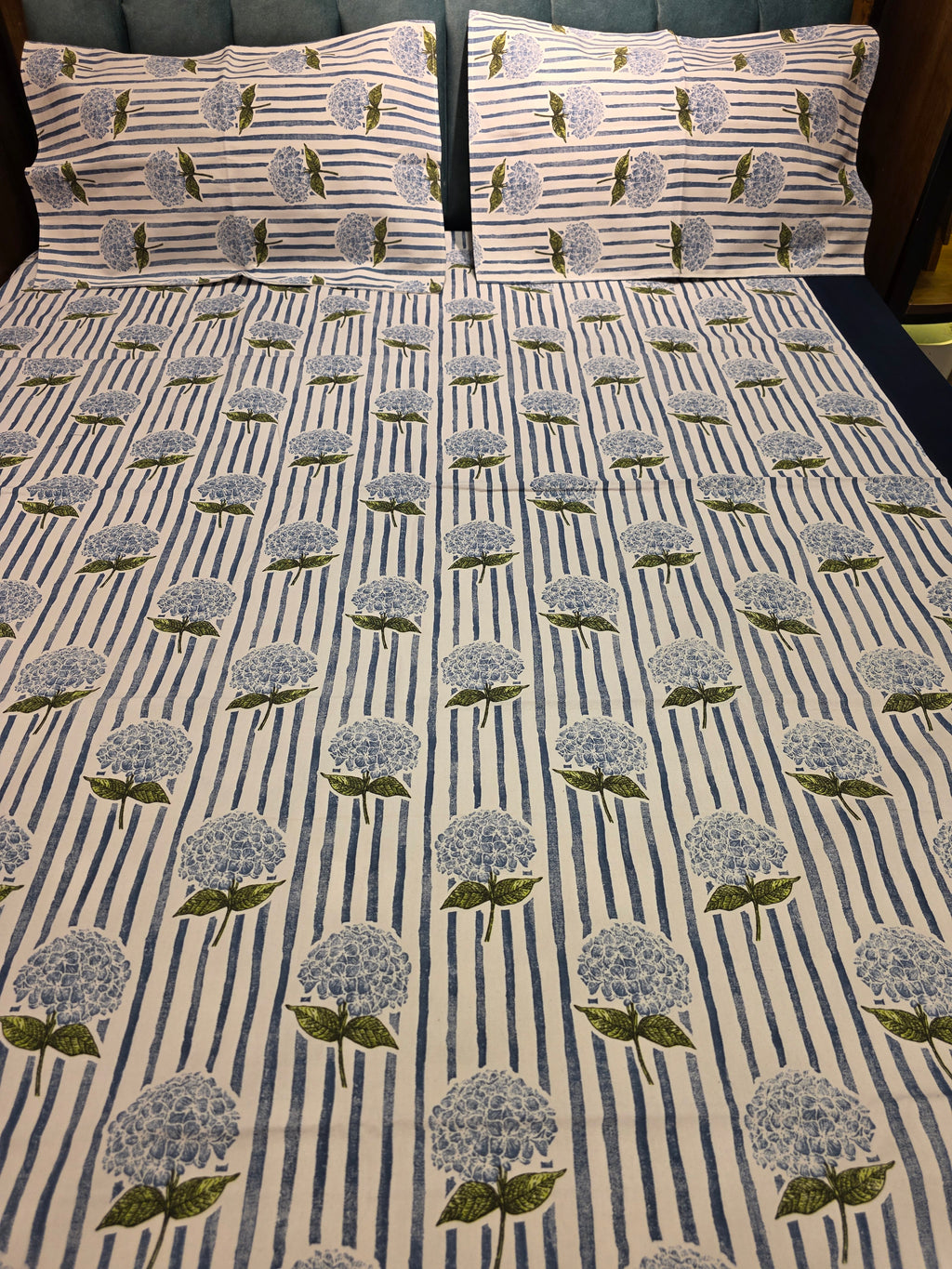 King Border Bedsheet Set