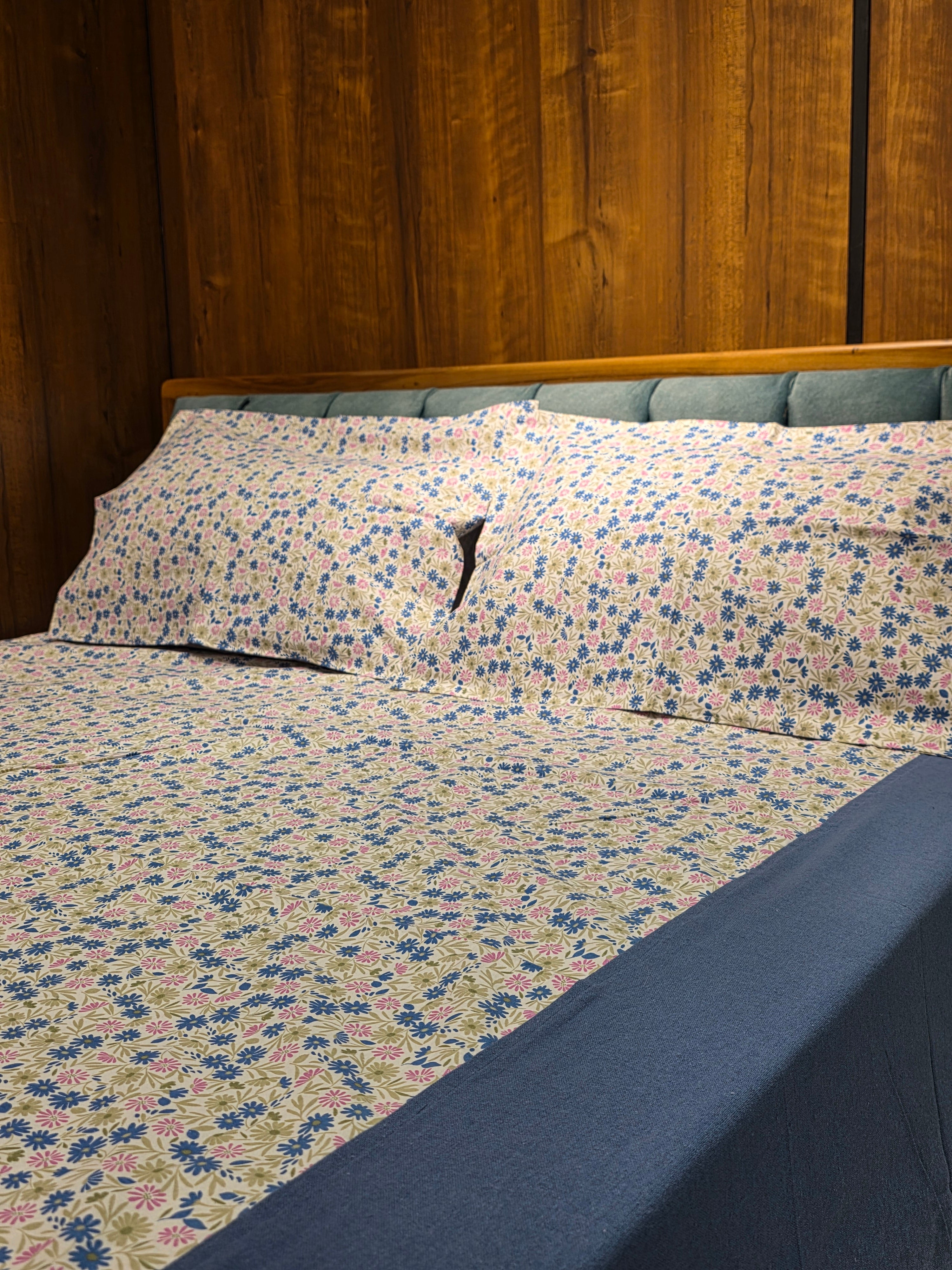King Border Bedsheet Set