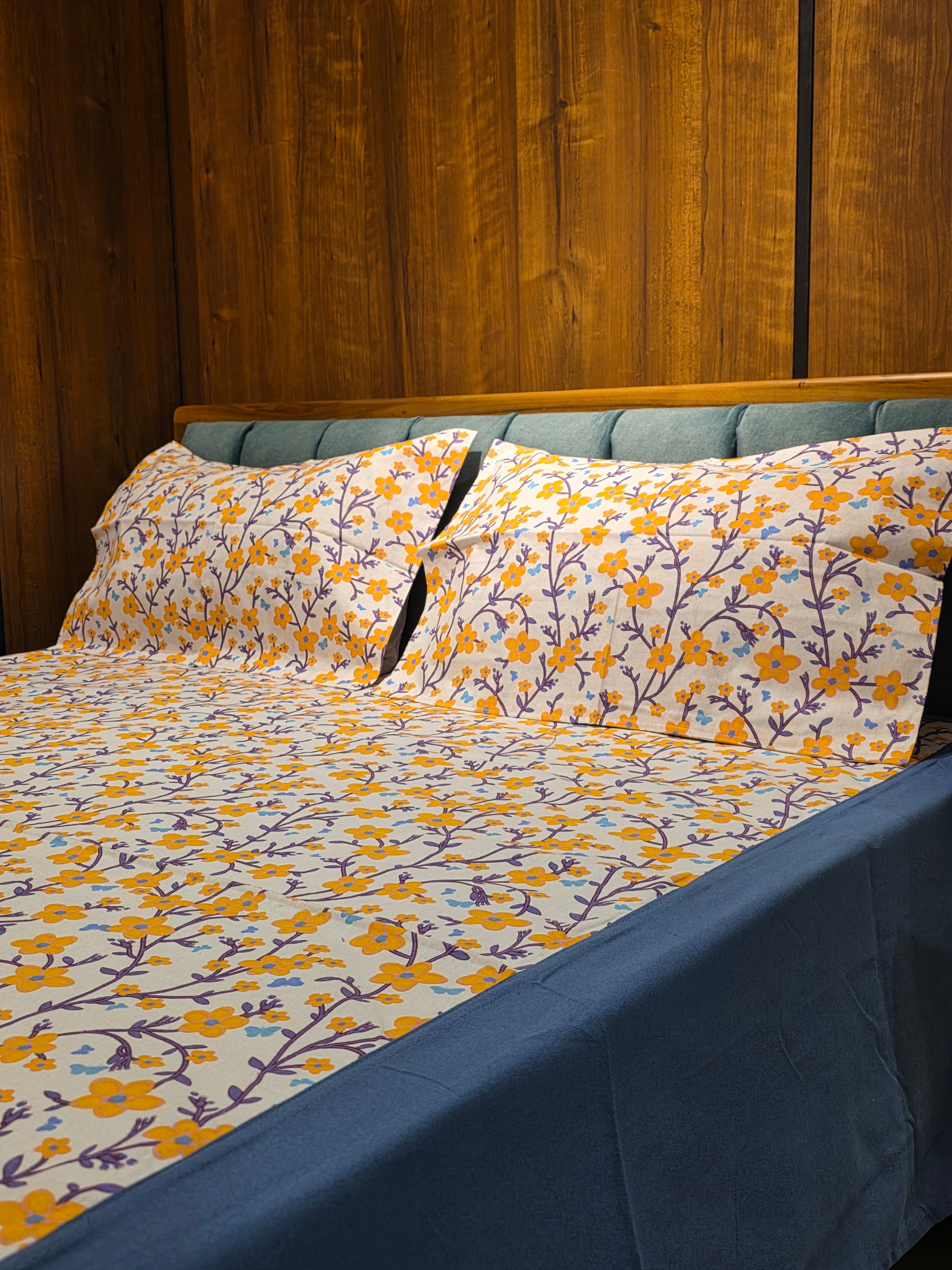 Queen Border Bedsheet Set