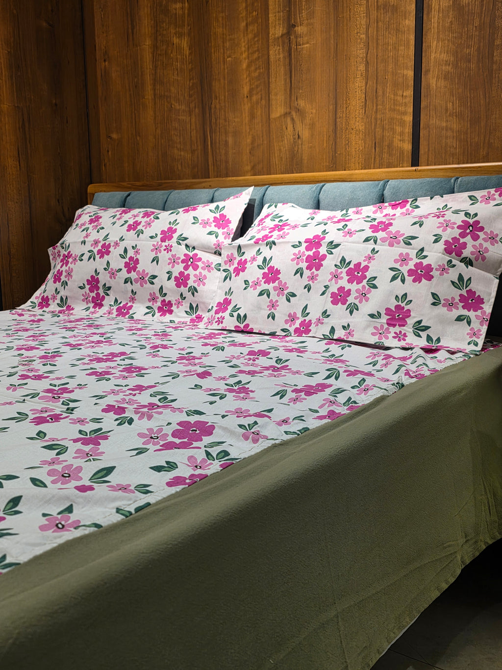 Queen Border Bedsheet Set