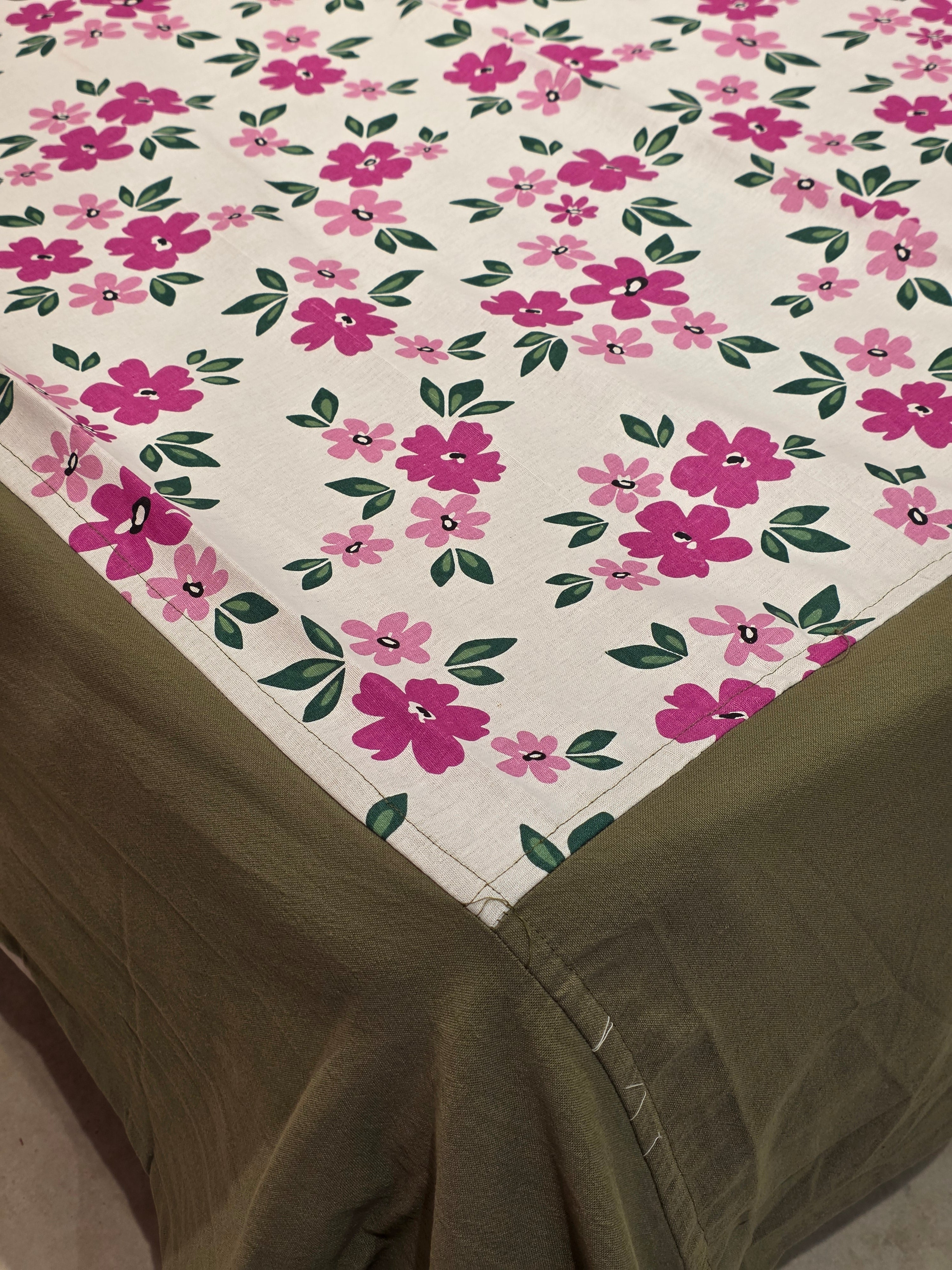 Queen Border Bedsheet Set