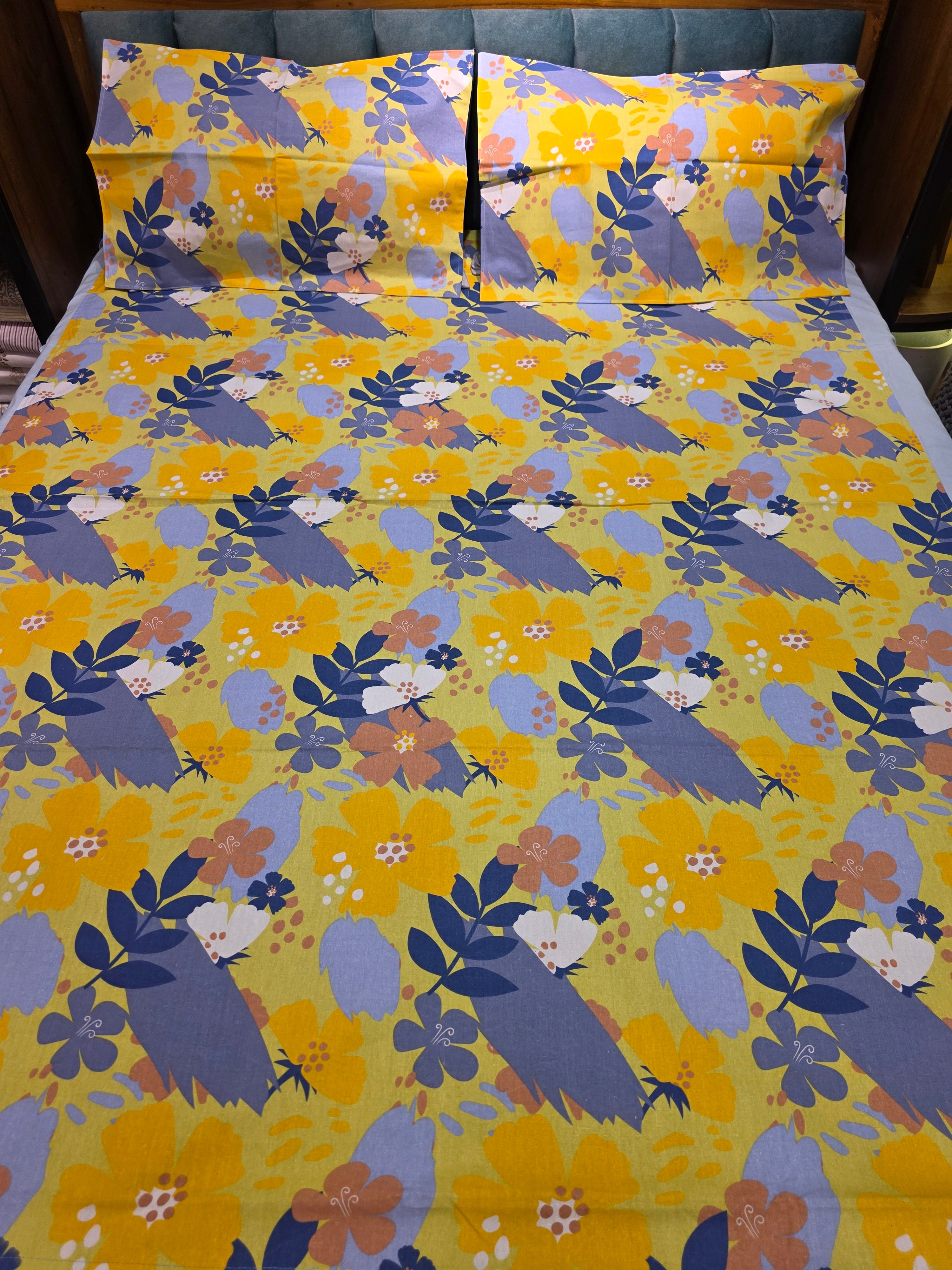 Queen Border Bedsheet Set