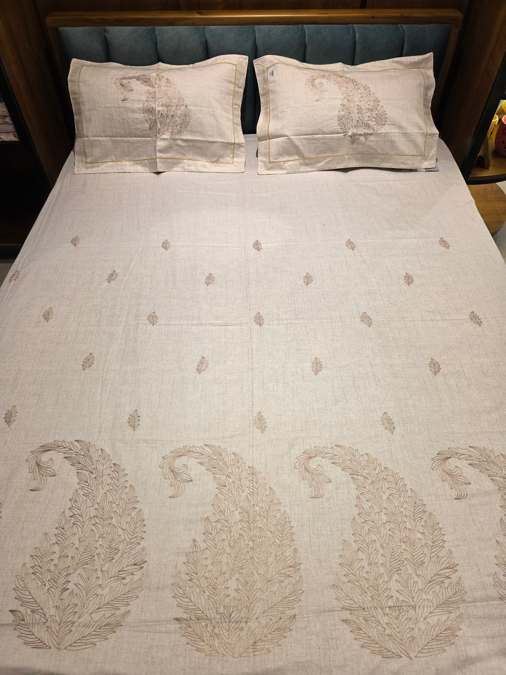 King Size Embroidered Bedsheet Set