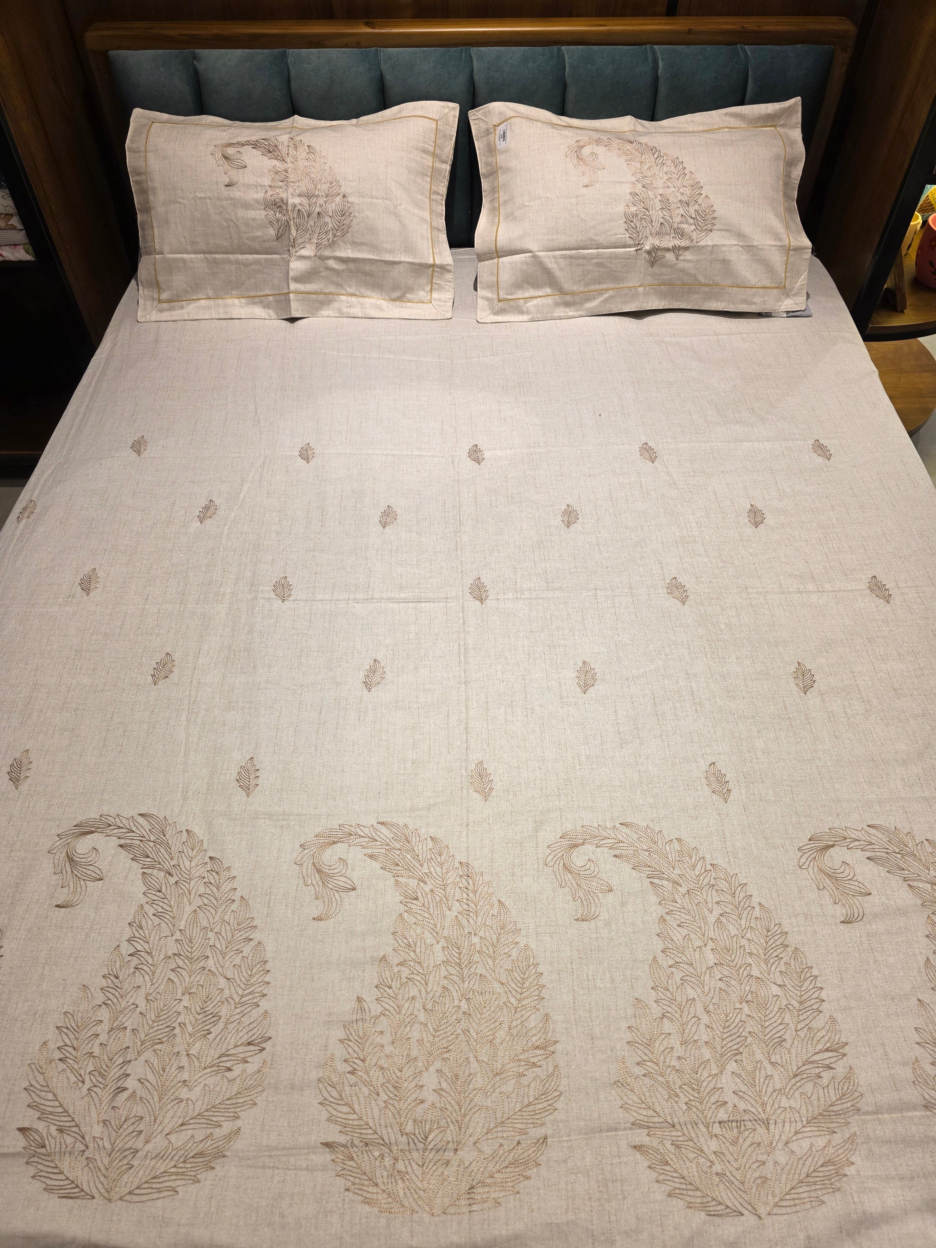 King Size Embroidered Bedsheet Set