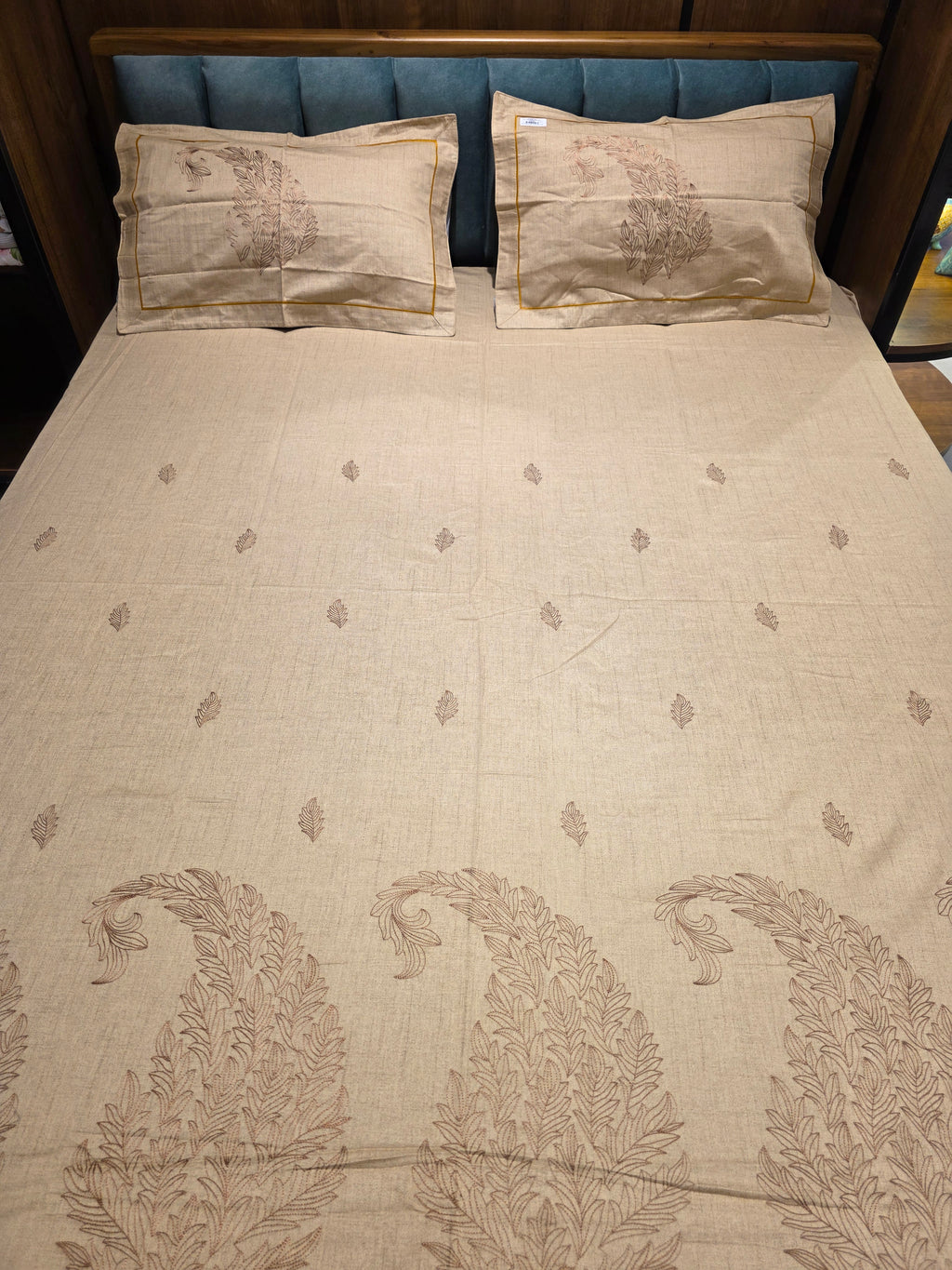 King Size Embroidered Bedsheet Set