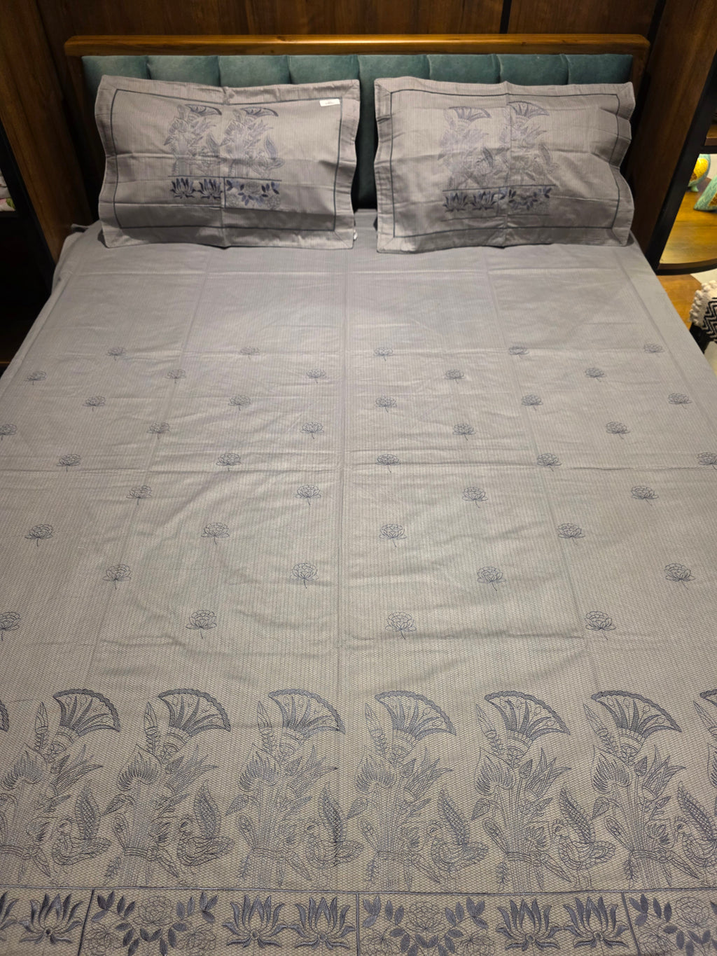 King Size Embroidered Bedsheet Set