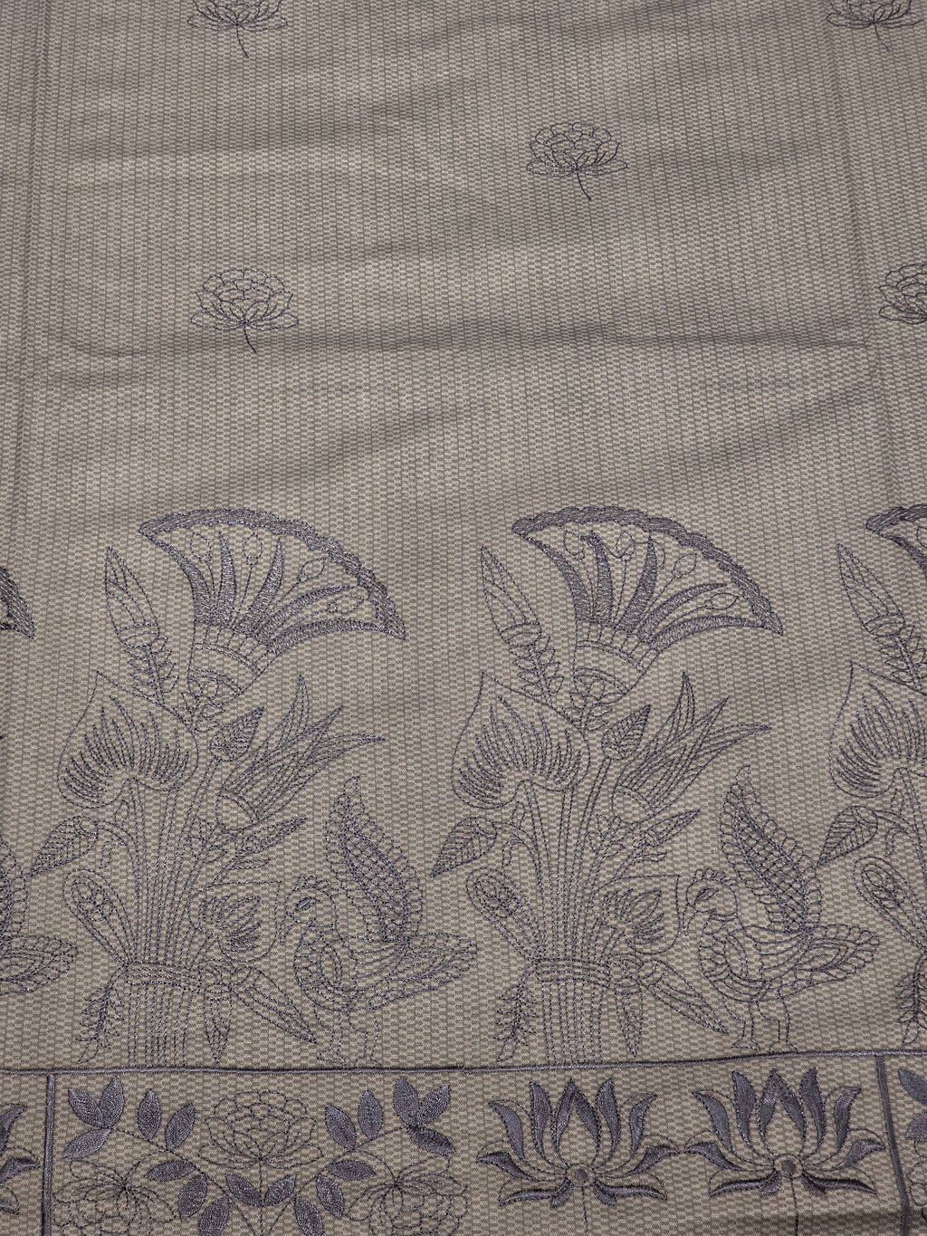 King Size Embroidered Bedsheet Set