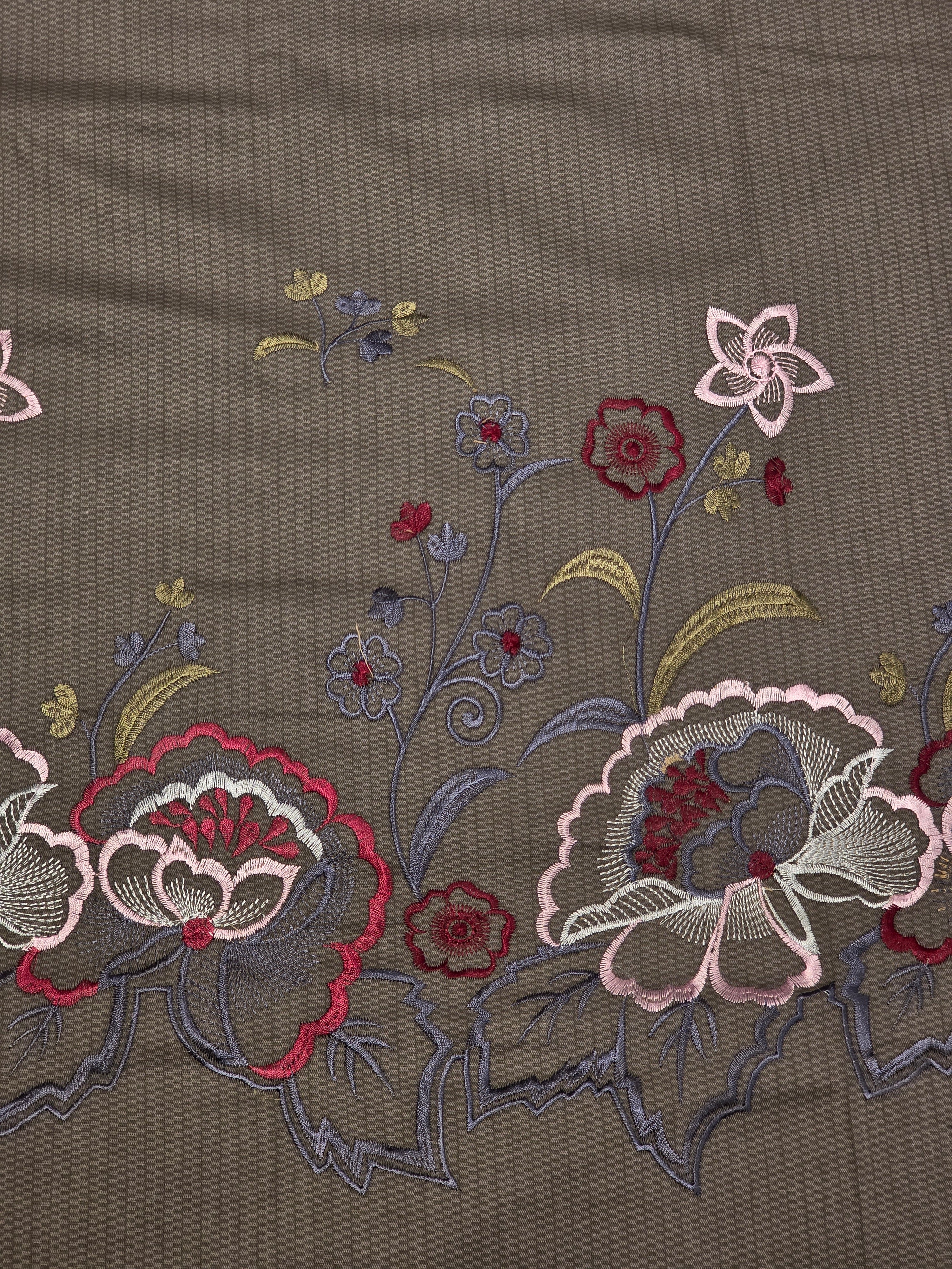 King Size Embroidered Bedsheet Set