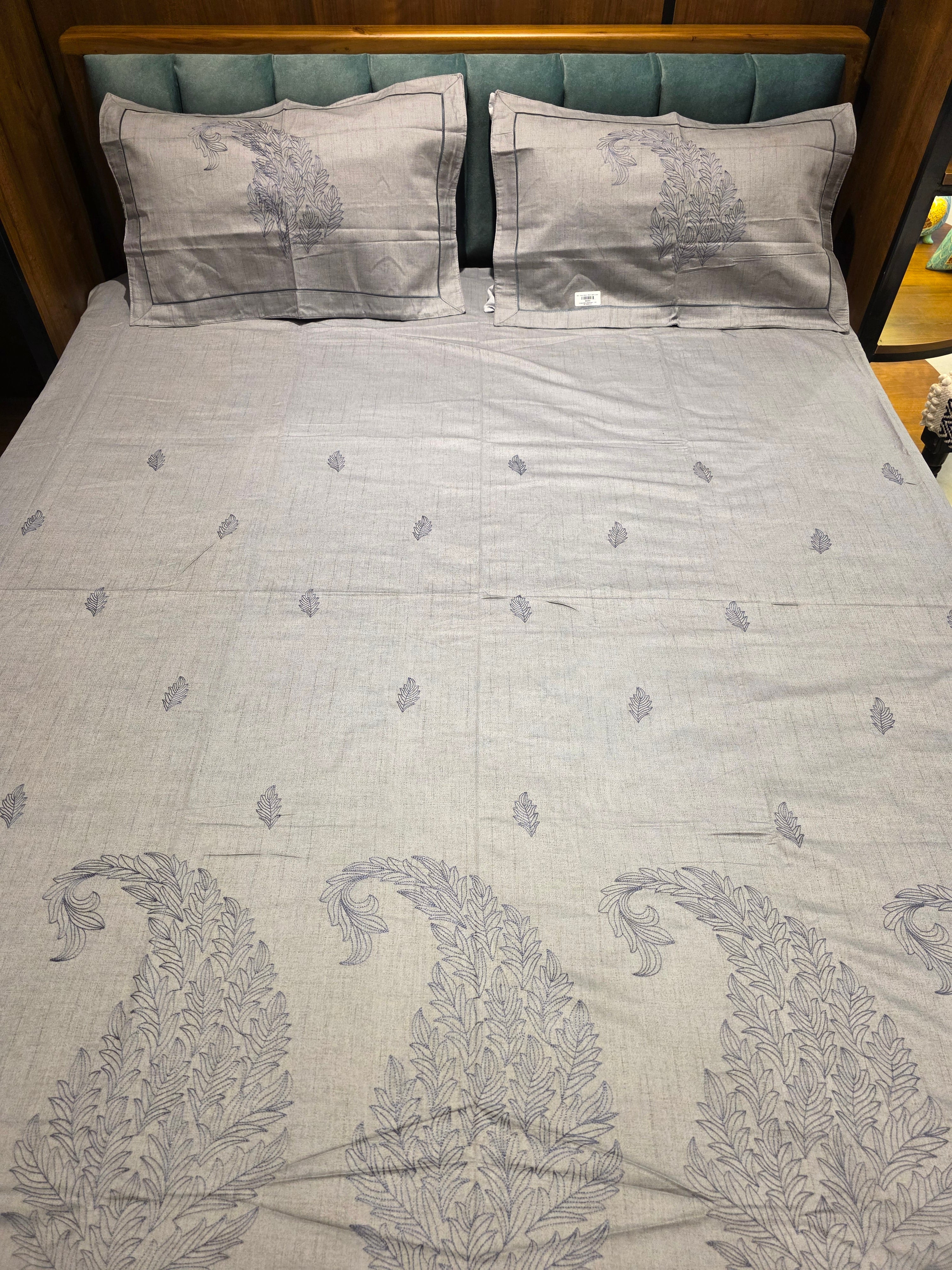 King Size Embroidered Bedsheet Set