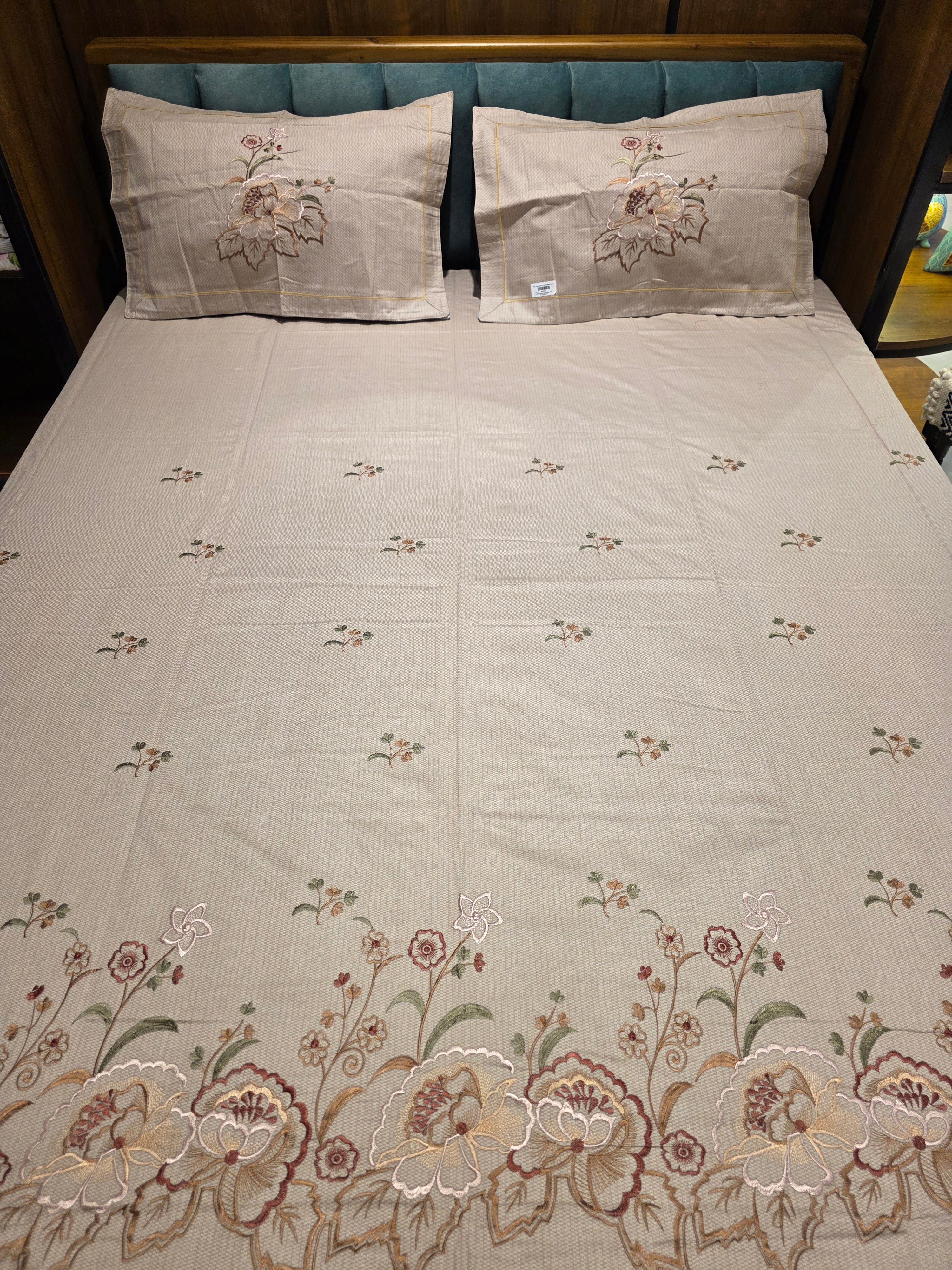 King Size Embroidered Bedsheet Set