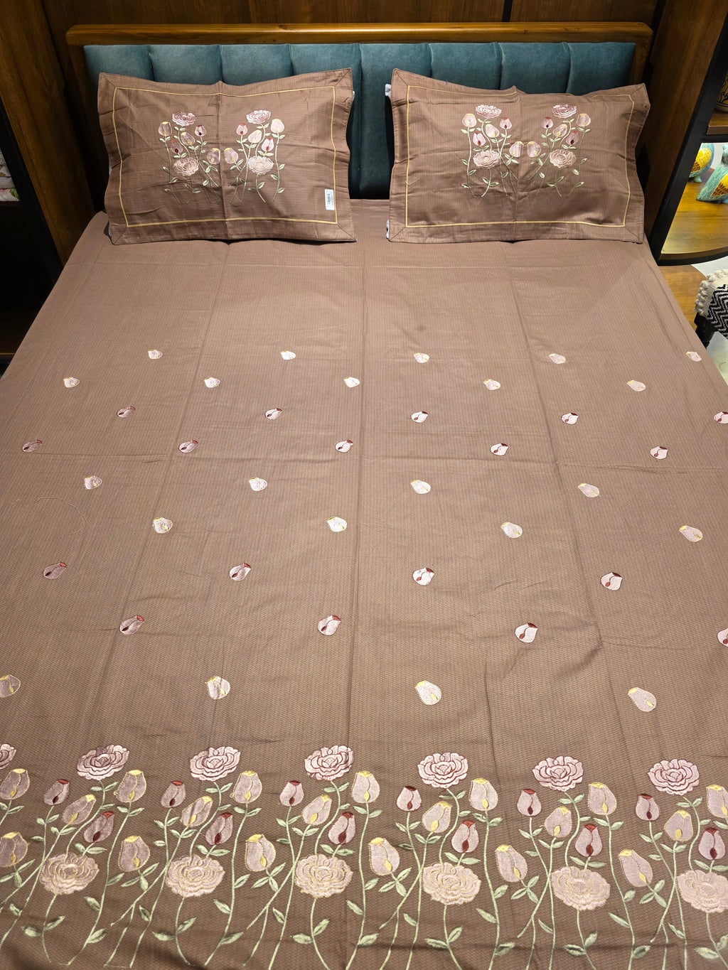 King Size Embroidered Bedsheet Set