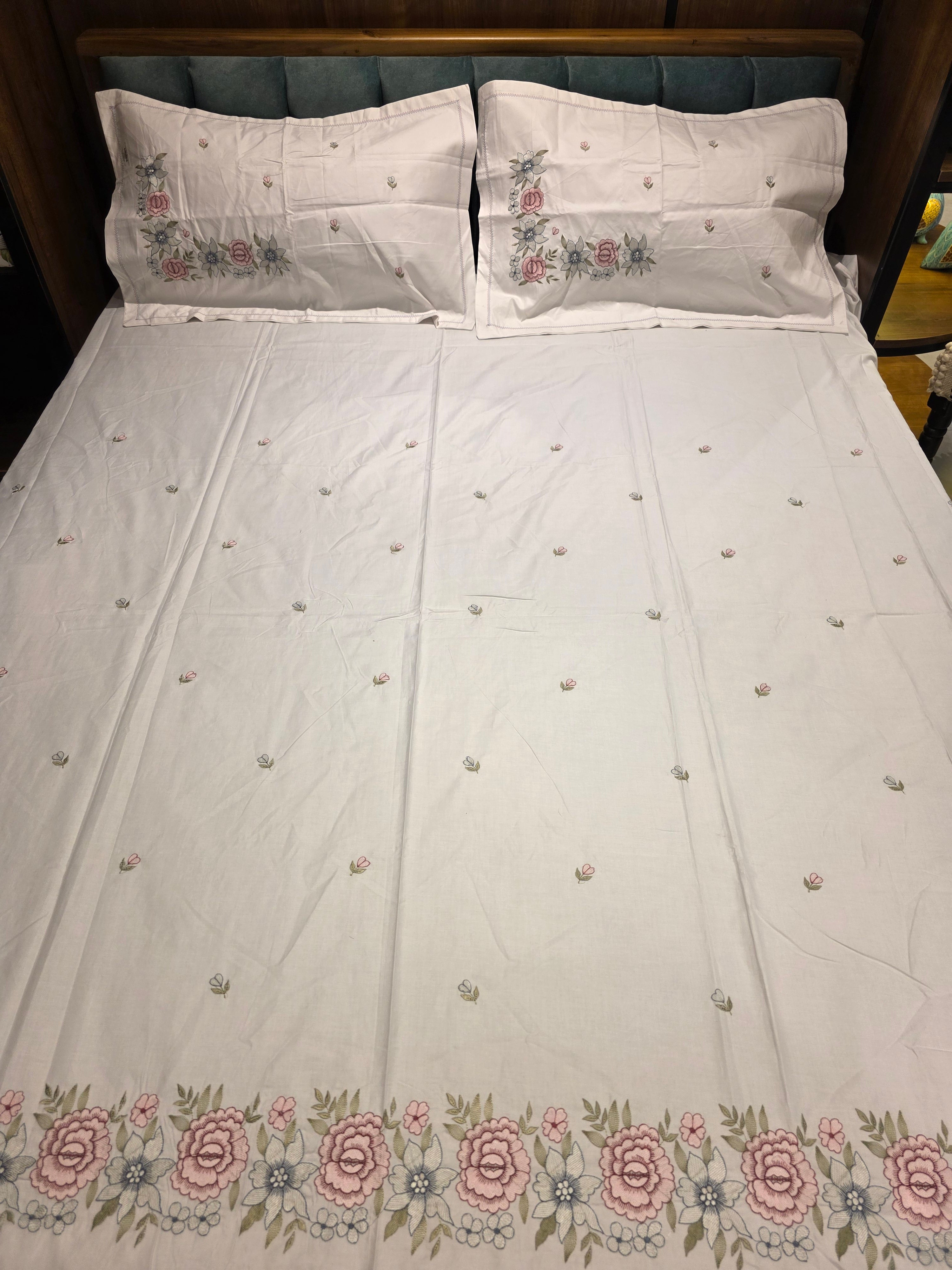 King Size Embroidered Bedsheet Set