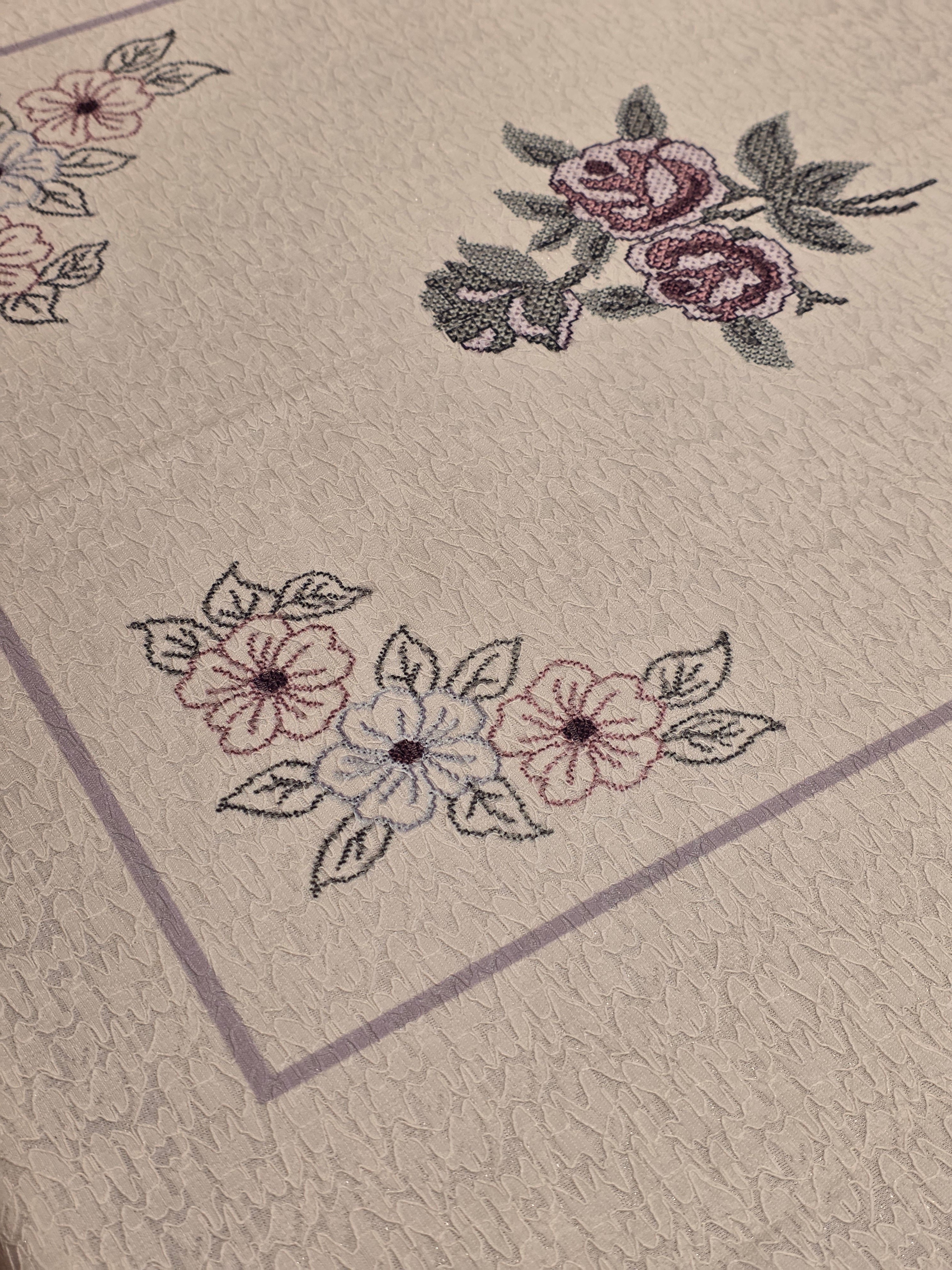 Lace Detail Table Cloth