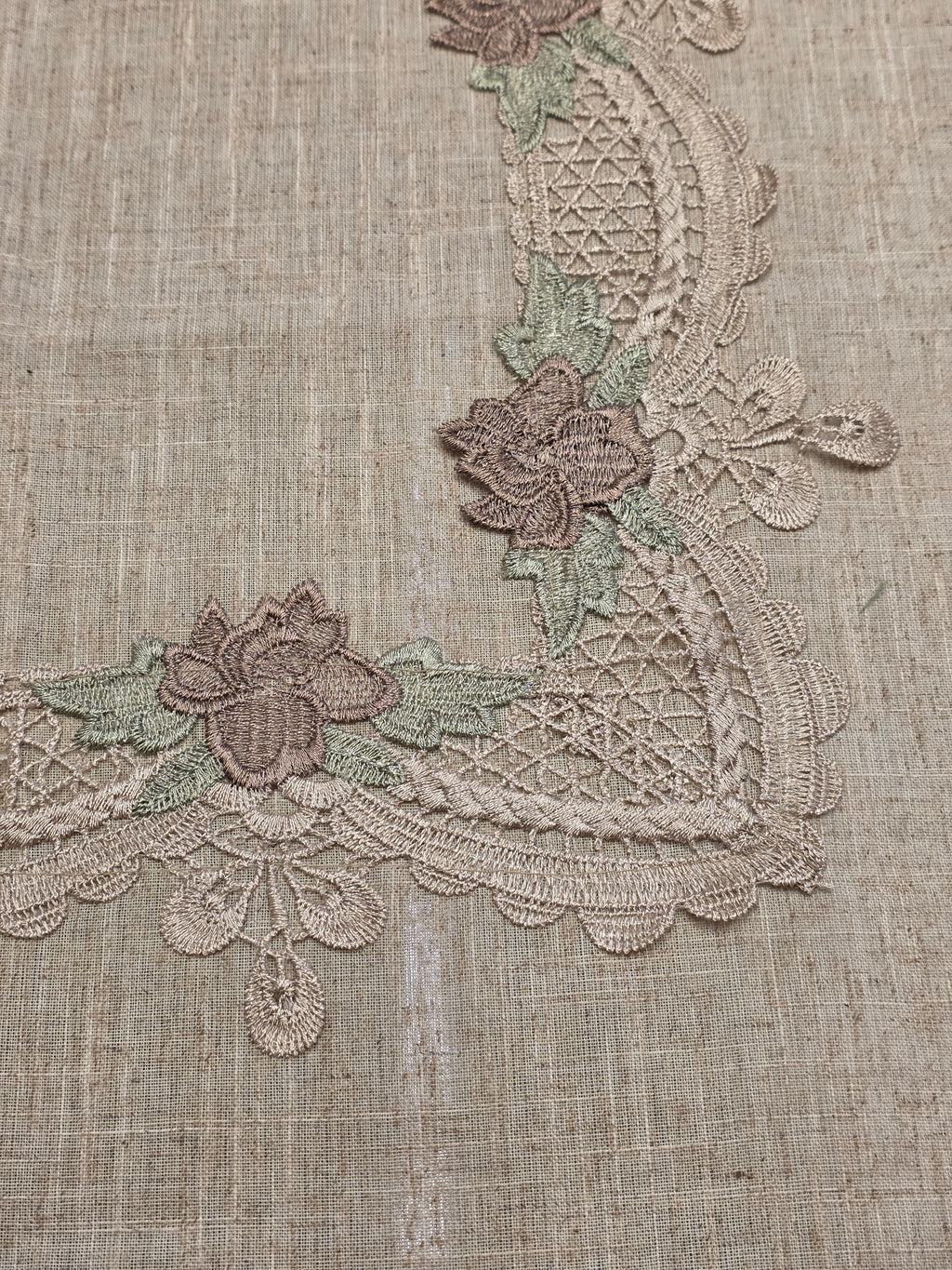 Lace Border Table Cloth