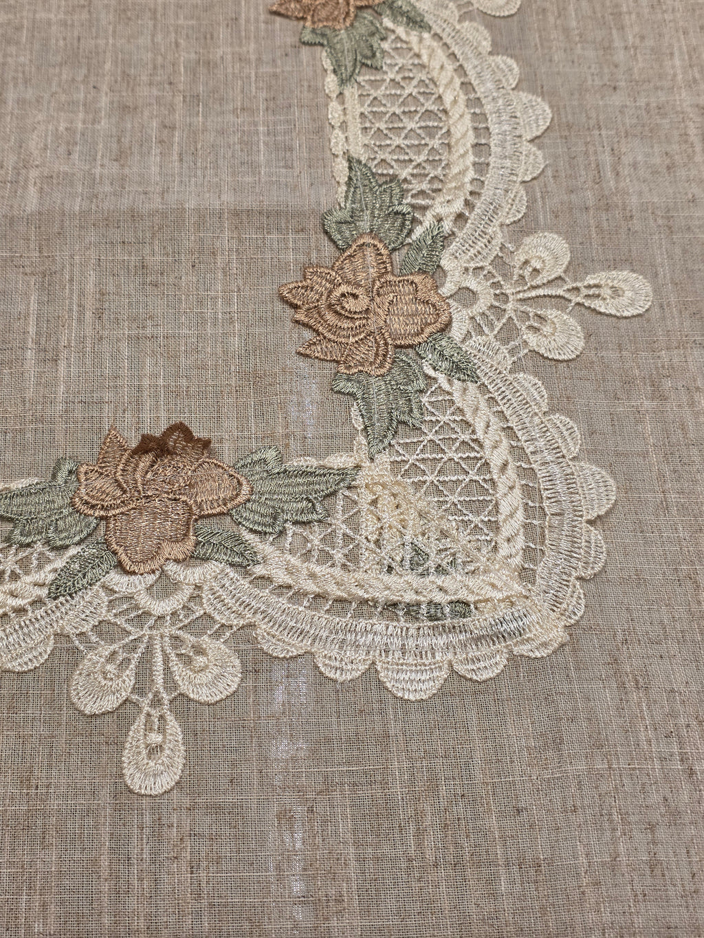 Lace Border Table Cloth