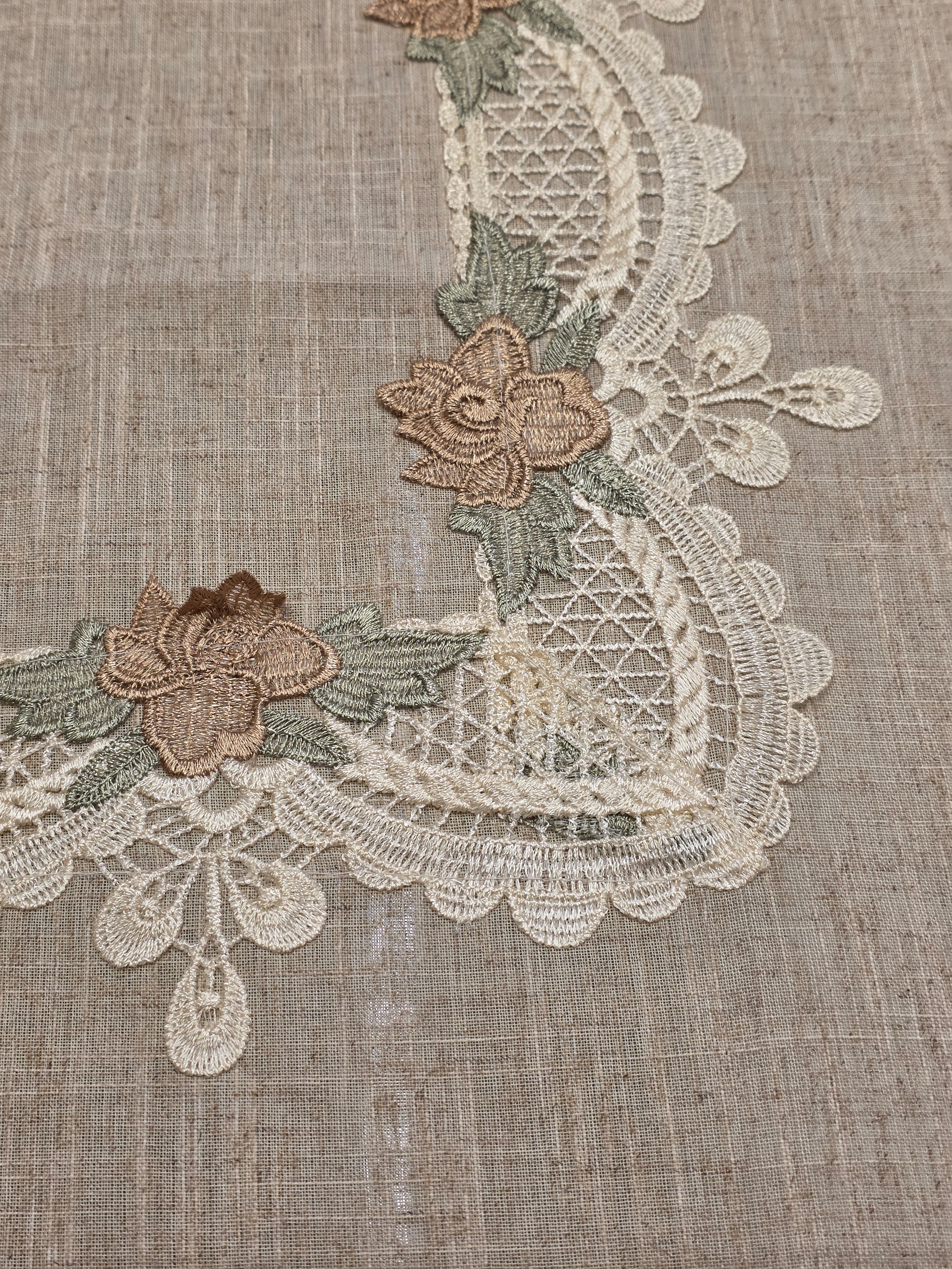 Lace Border Table Cloth
