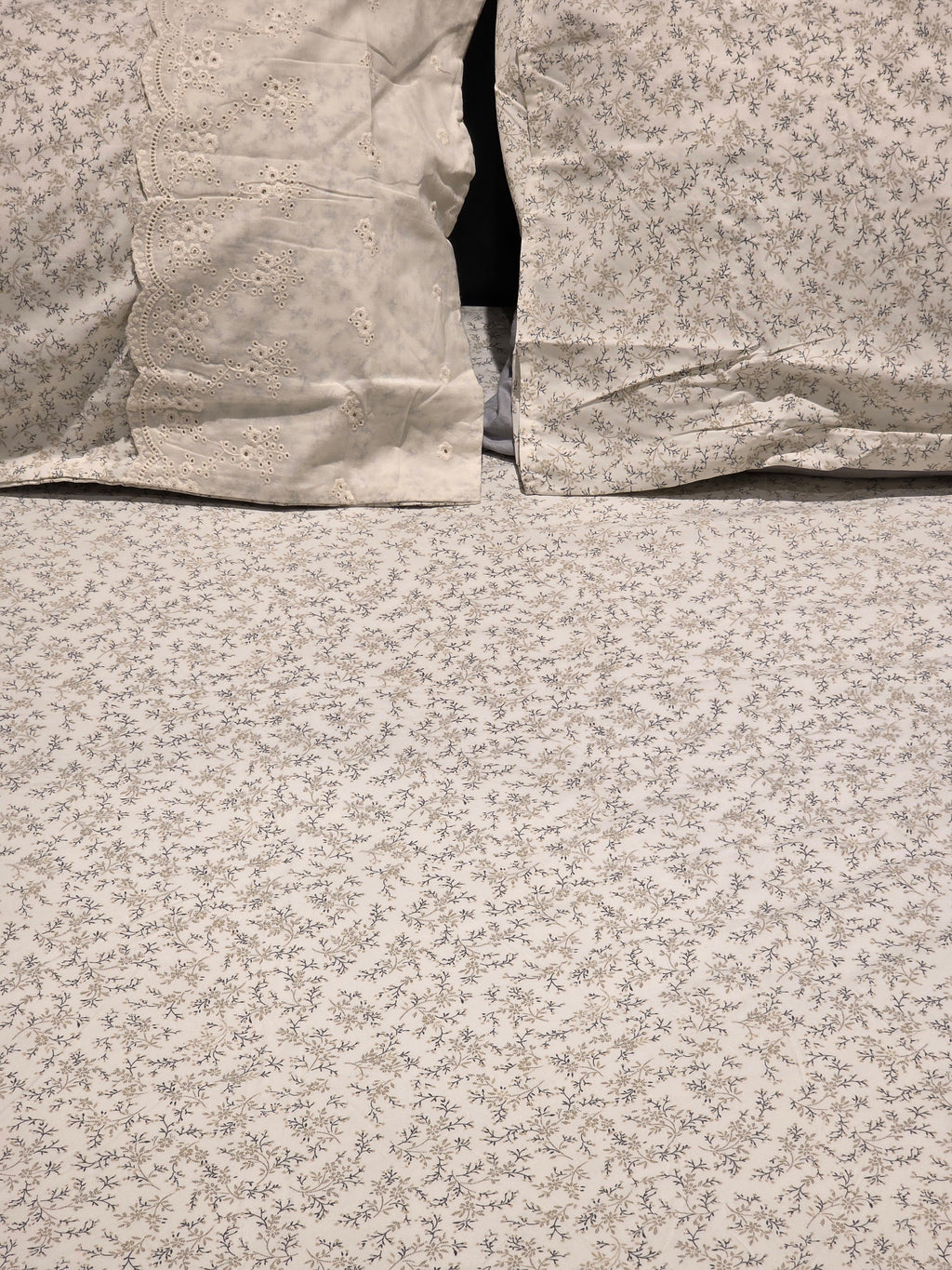 English Print Cotton Bedsheet Set with Hakoba Lace – King Size