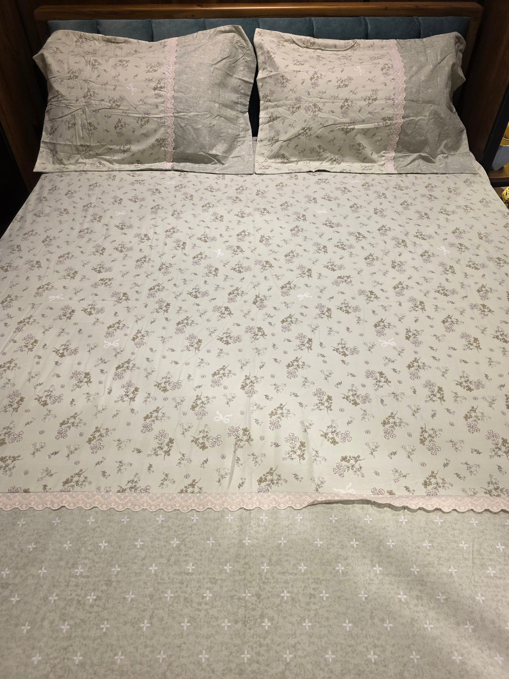 King Size Cotton Bedsheet Set with Hakoba Lace