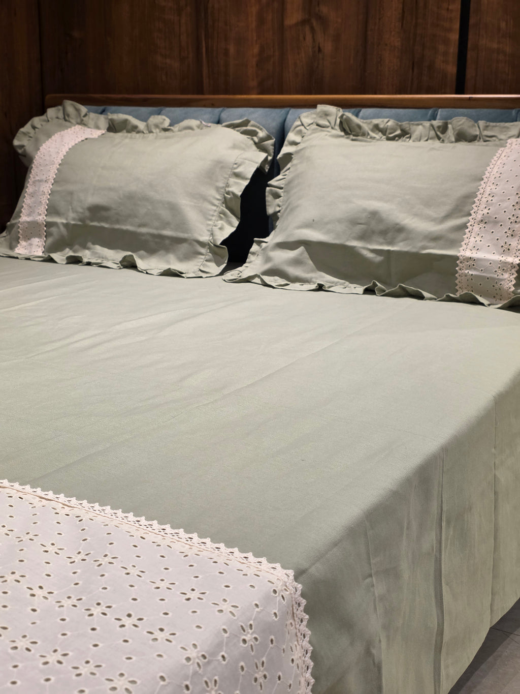 Elegant Hakoba Lace Bedsheet