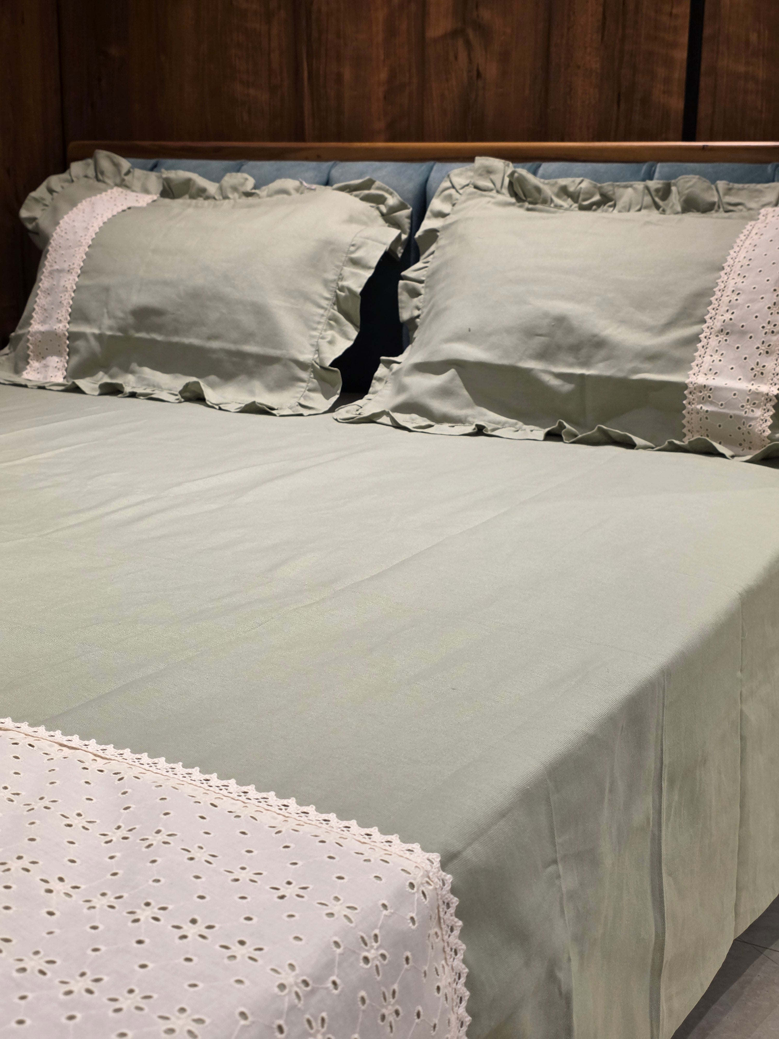 Elegant Hakoba Lace Bedsheet