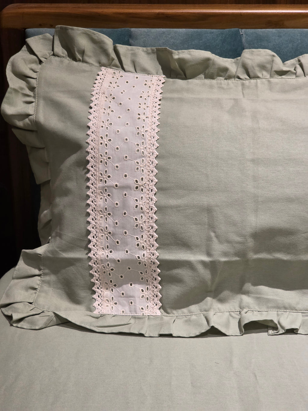 Elegant Hakoba Lace Bedsheet