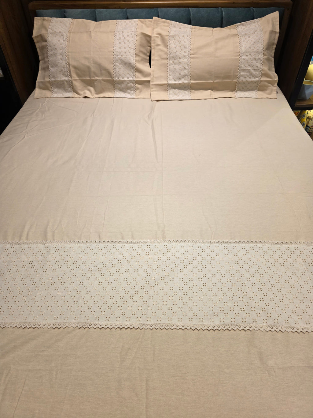 Elegant Hakoba Lace Bedsheet