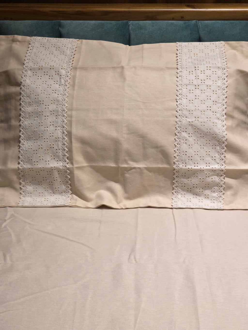 Elegant Hakoba Lace Bedsheet