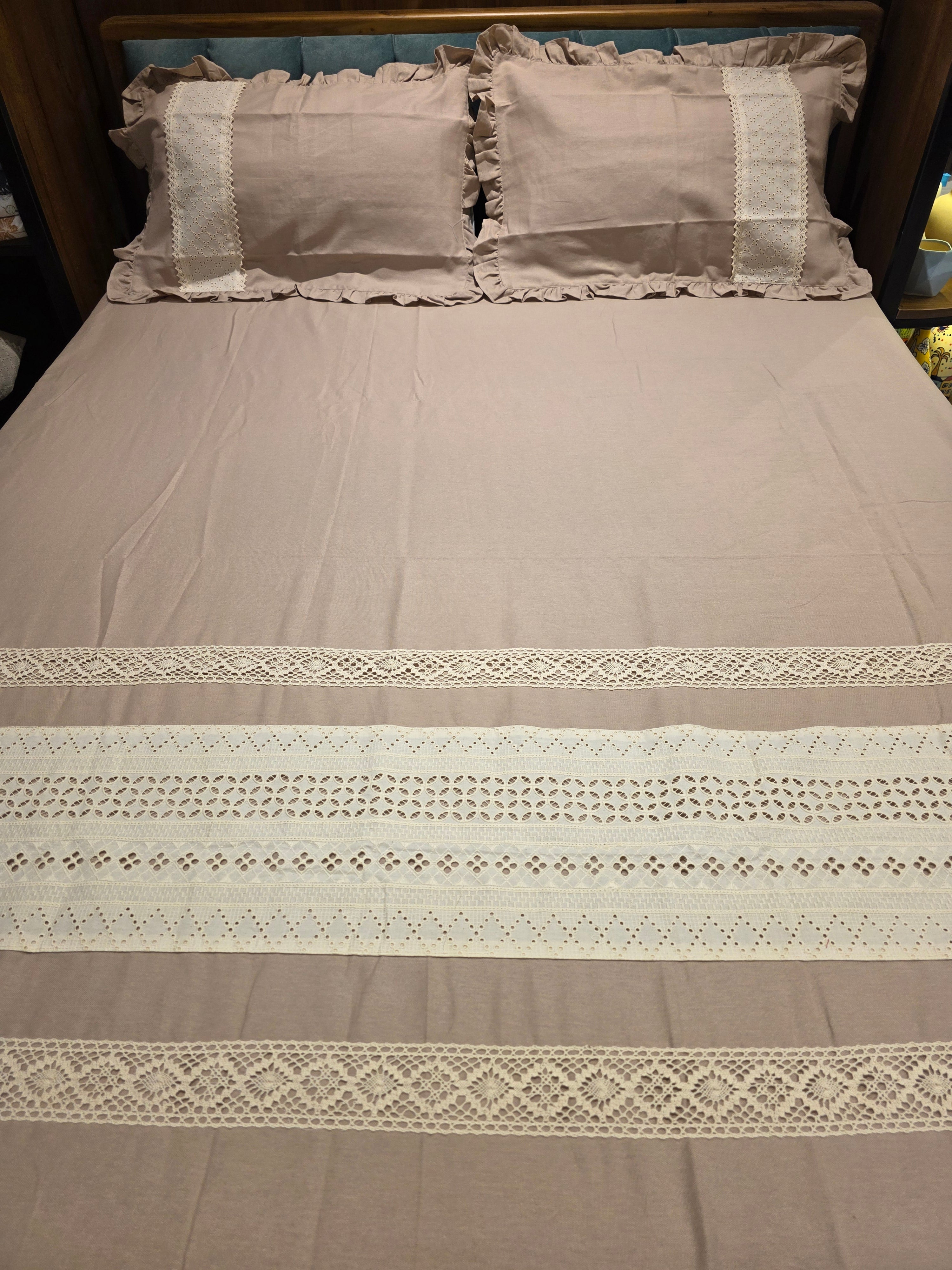 Elegant Hakoba Lace Bedsheet