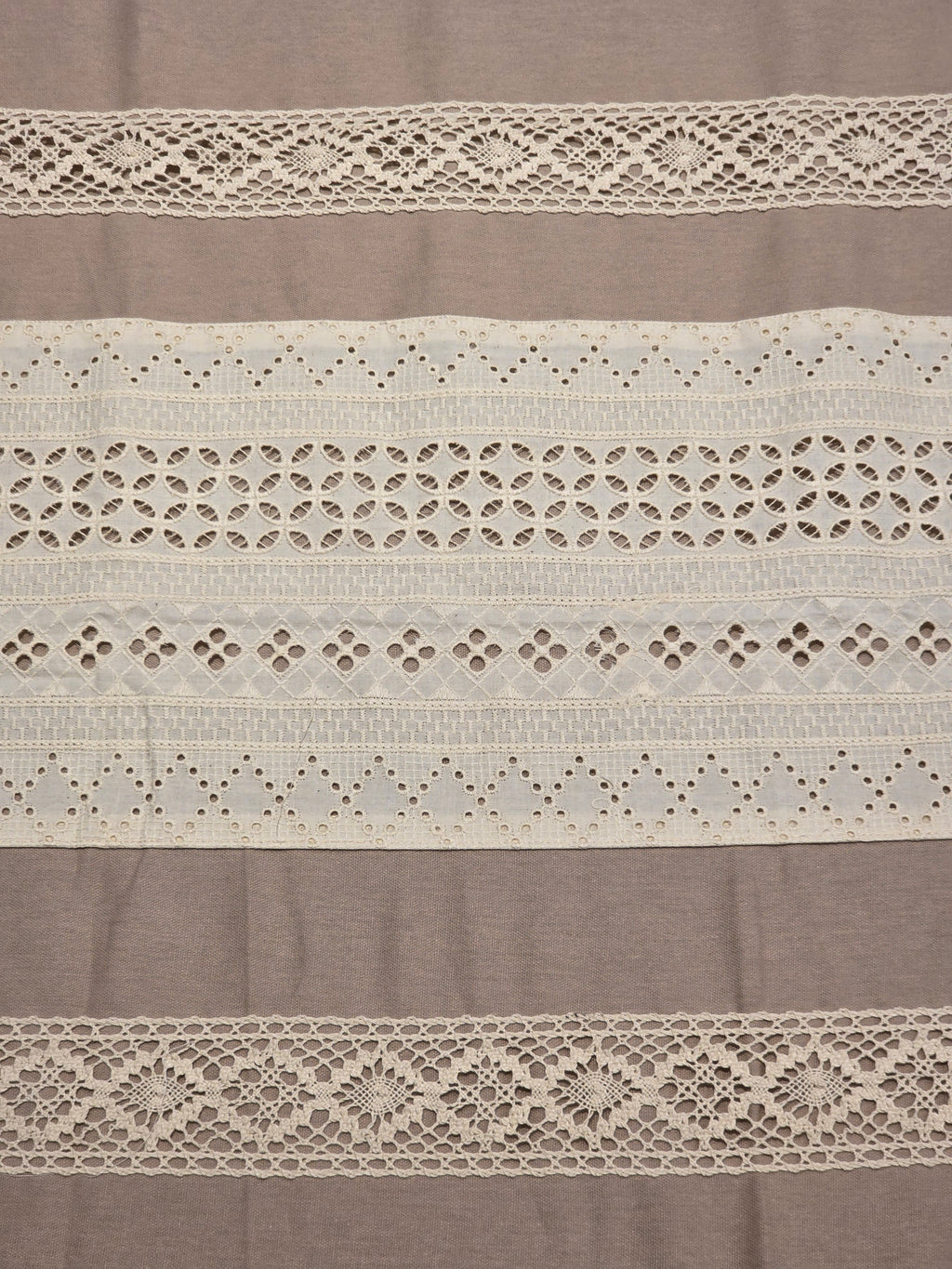 Elegant Hakoba Lace Bedsheet